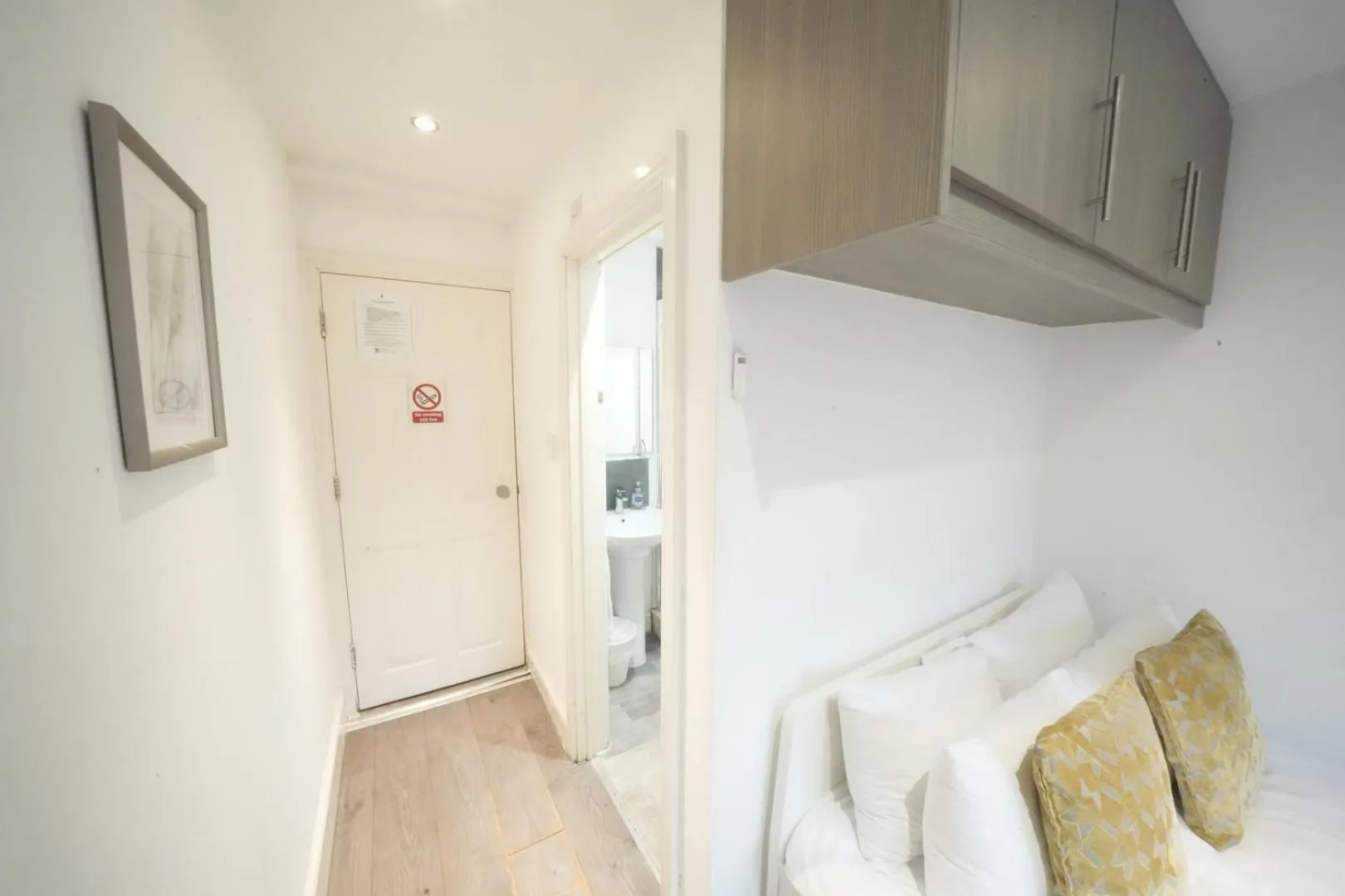 Bed in Grand Airport Ensuites