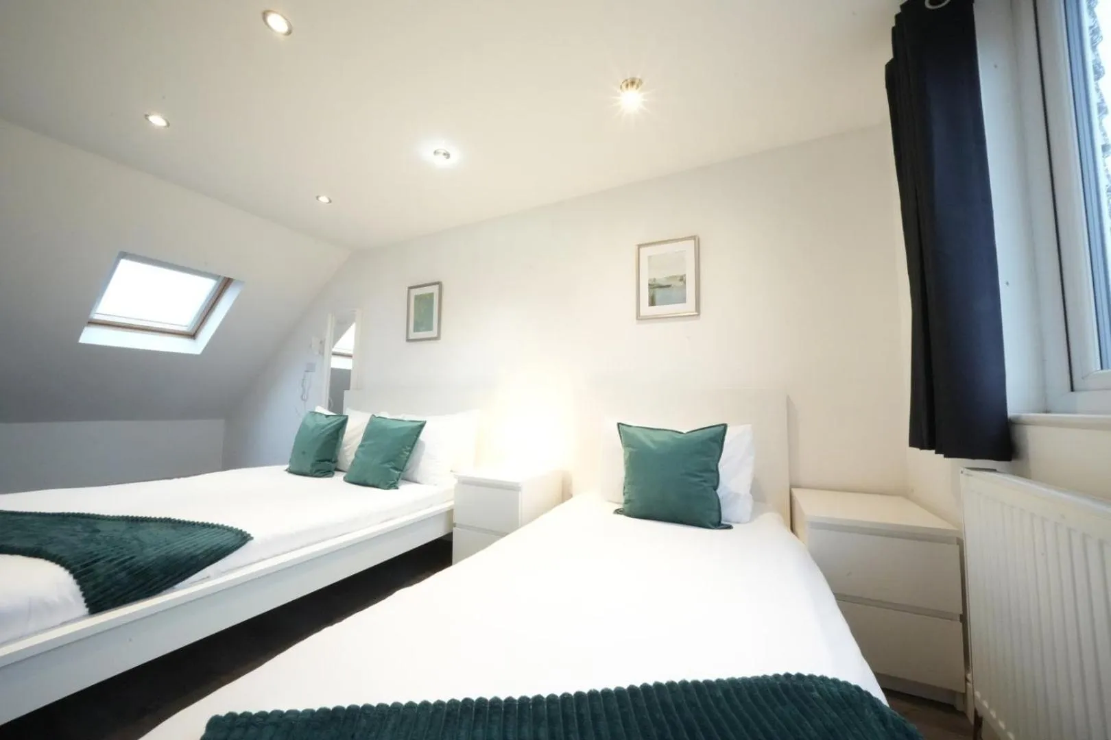 Bed in Grand Airport Ensuites