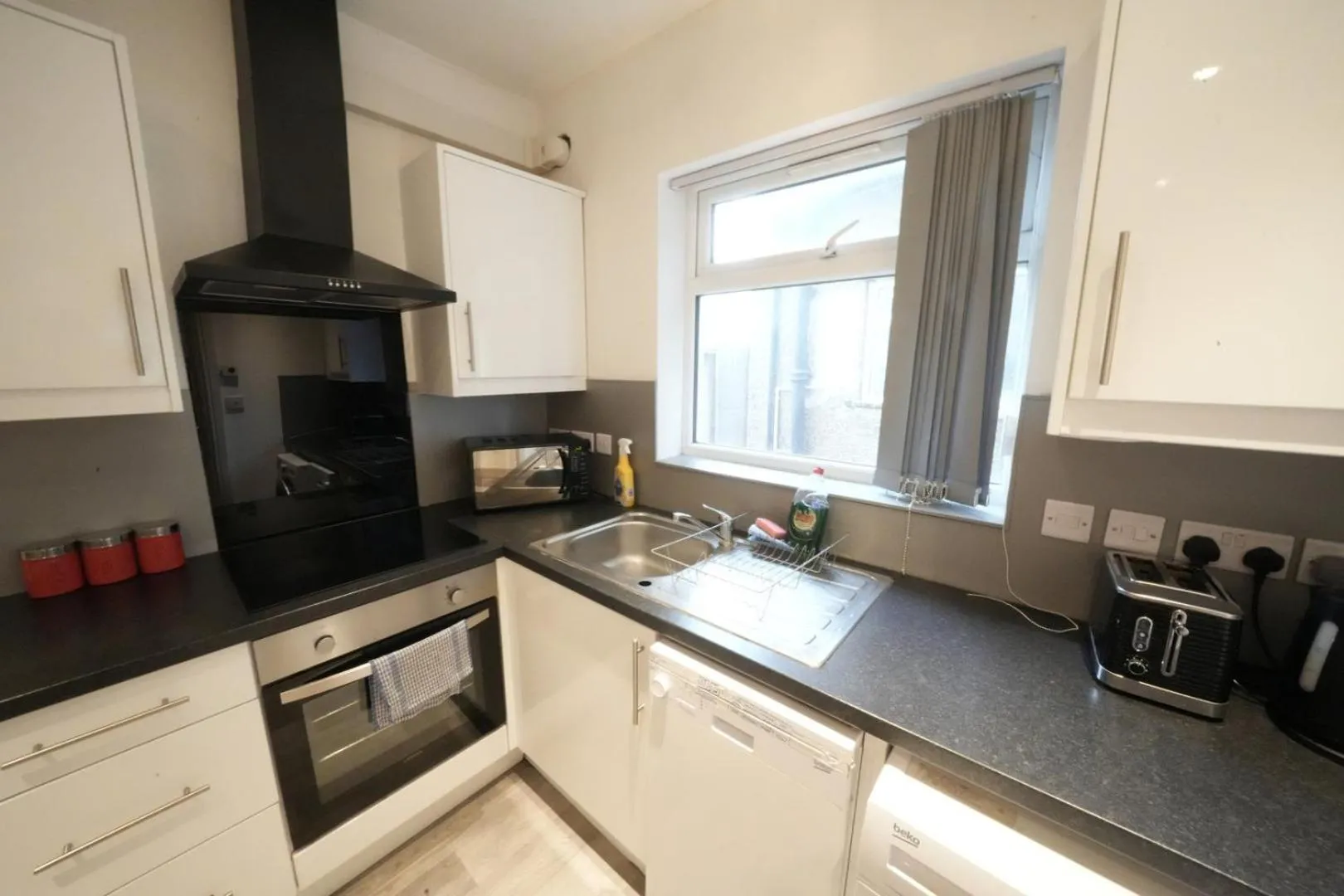 Kitchen or kitchenette in Grand Airport Ensuites