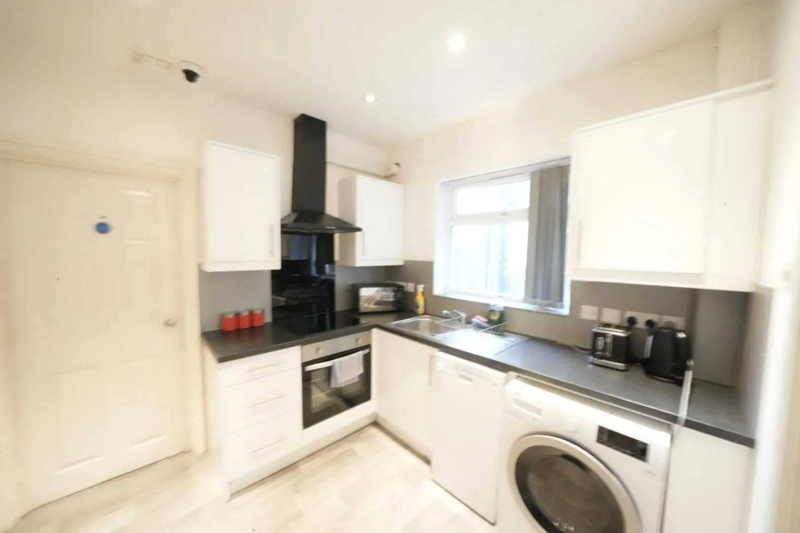 Kitchen or kitchenette in Grand Airport Ensuites