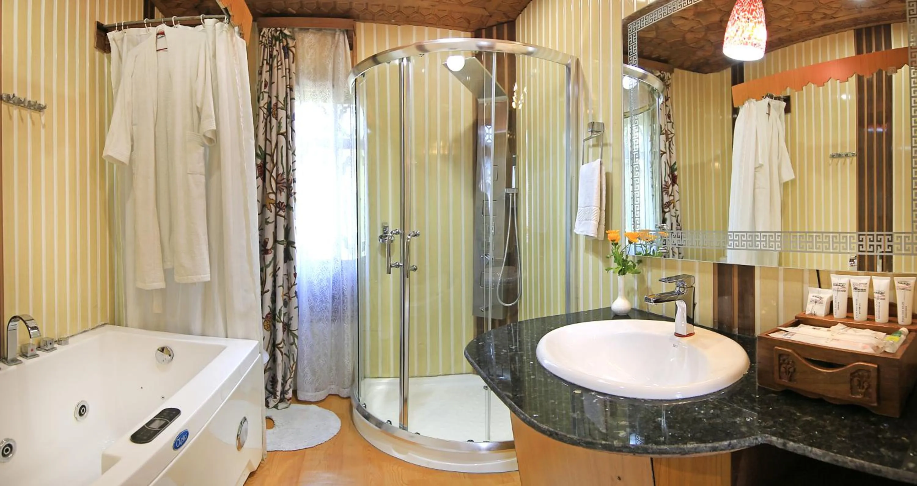 Bathroom in Kolu Group Of Houseboats