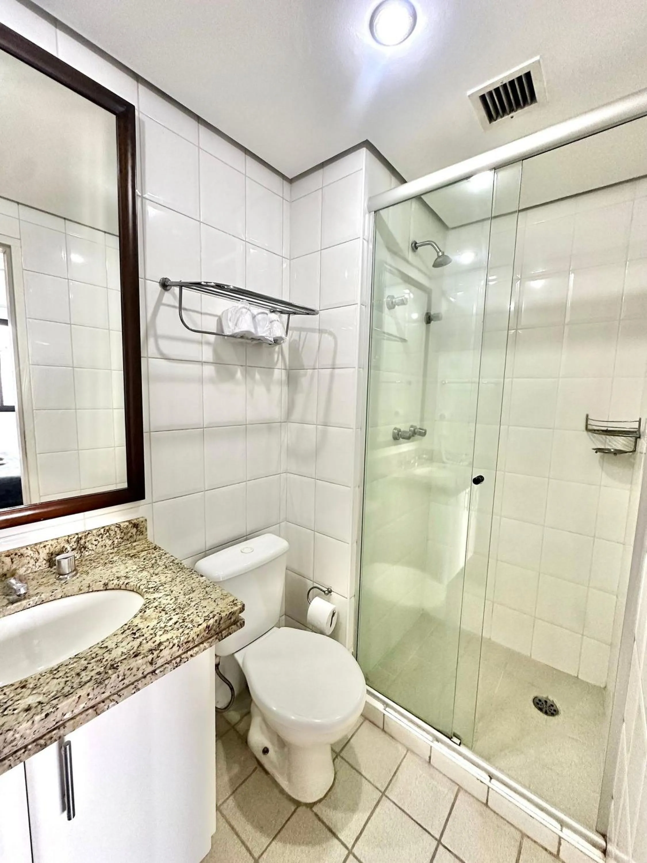 Bathroom in The Palace Flat Moema Magnífico!!!