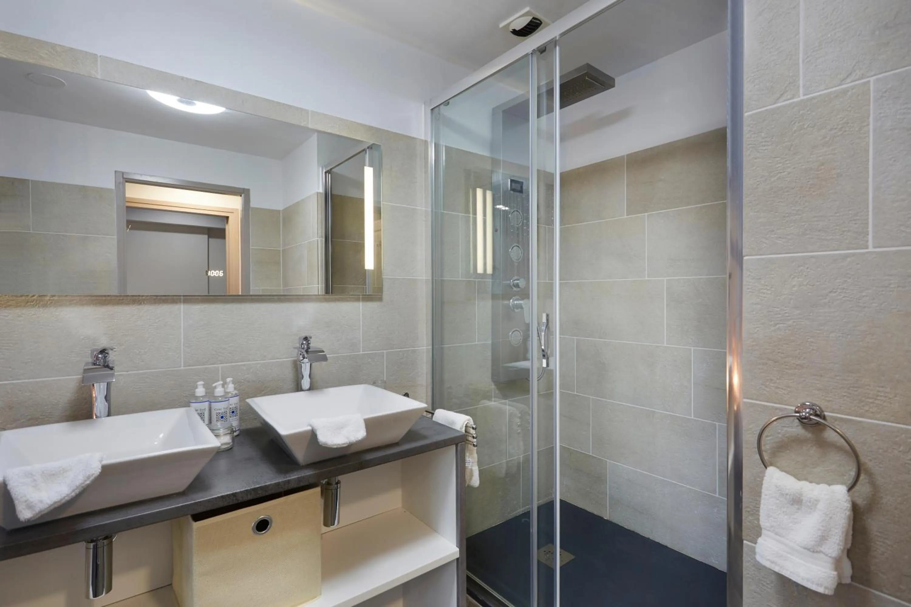 Bathroom in Domaine de Bersaillin