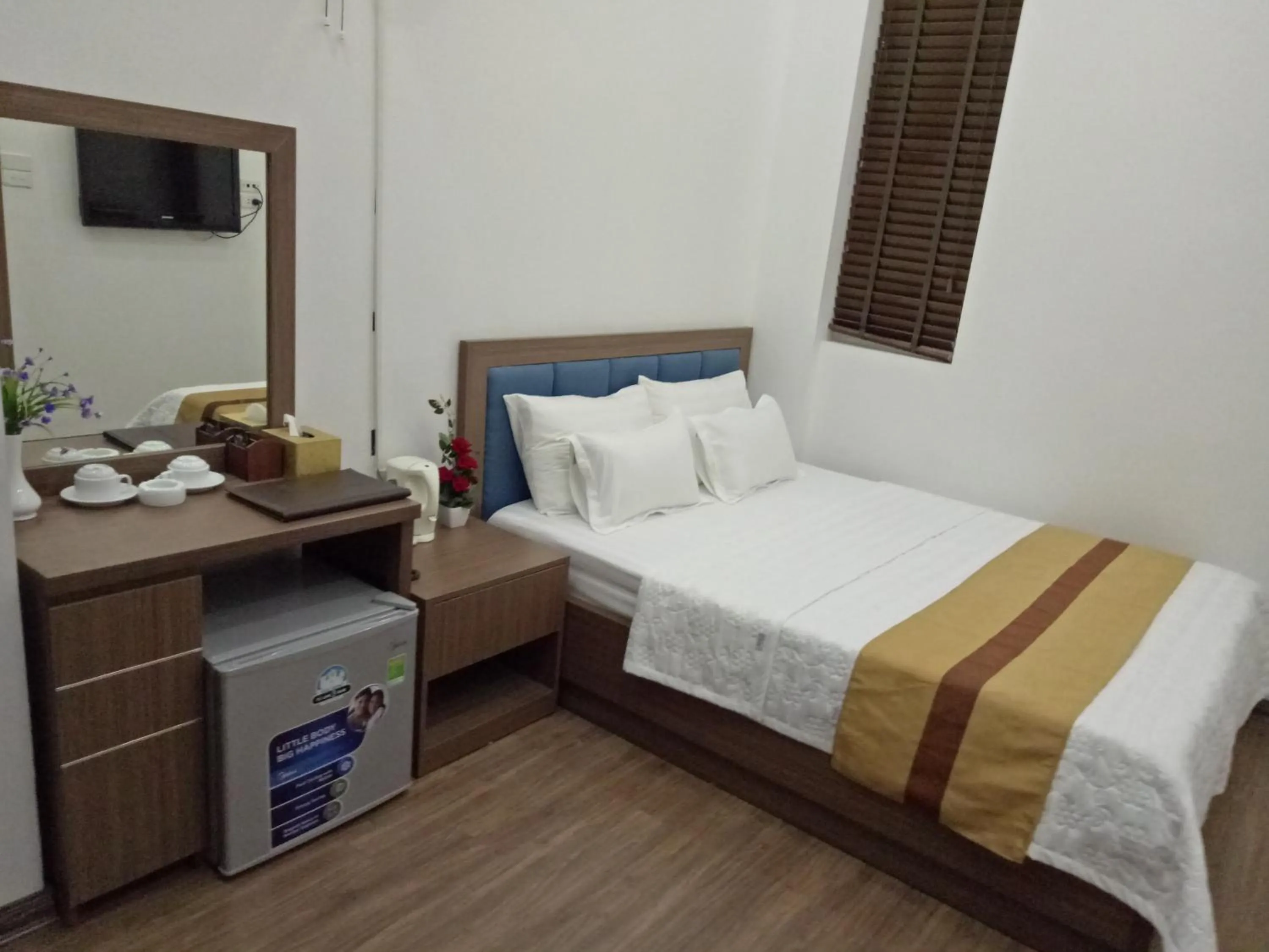 Bedroom, Bed in Duc Long Hotel