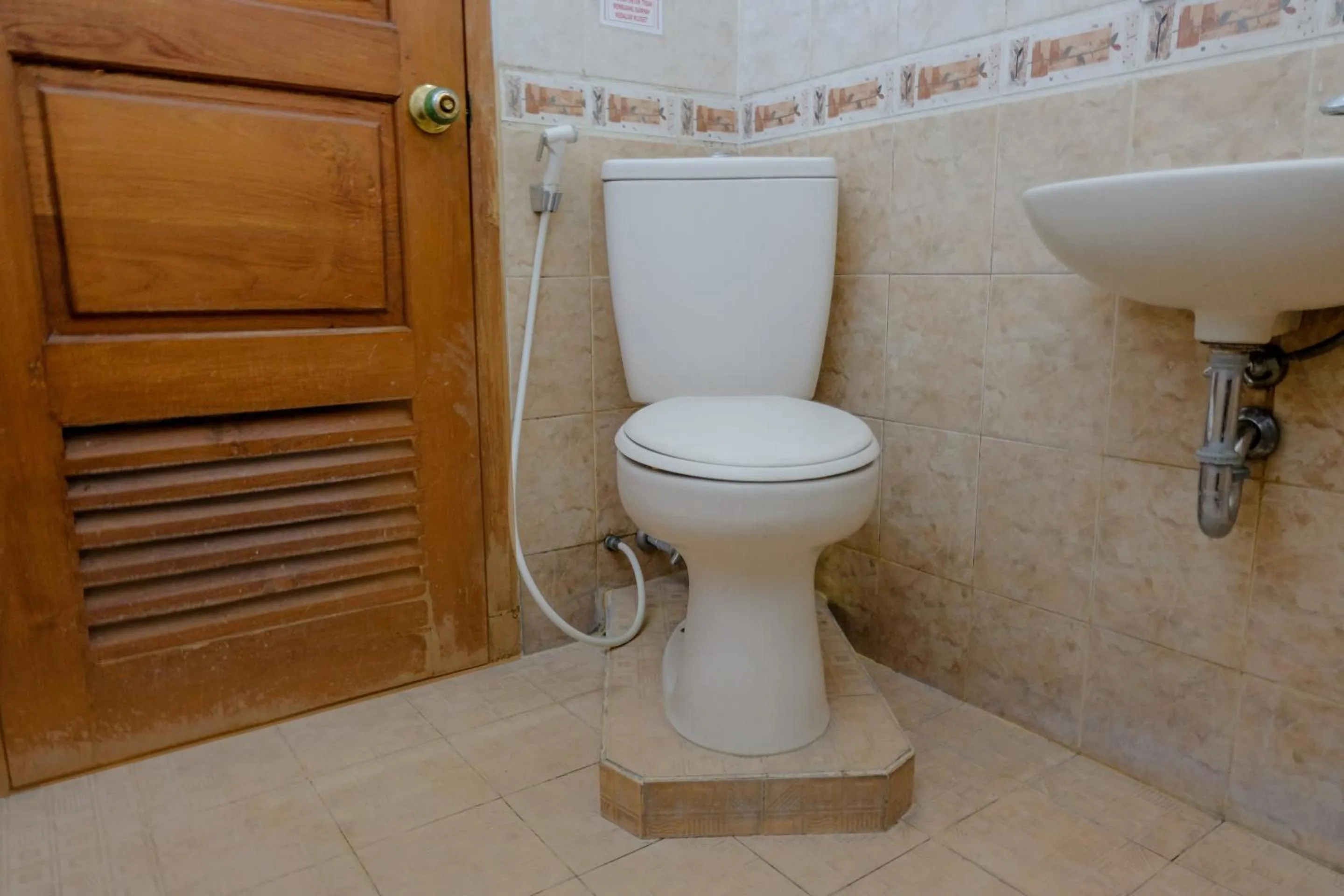 Bathroom in OYO 1803 Hotel Sarangan Permai