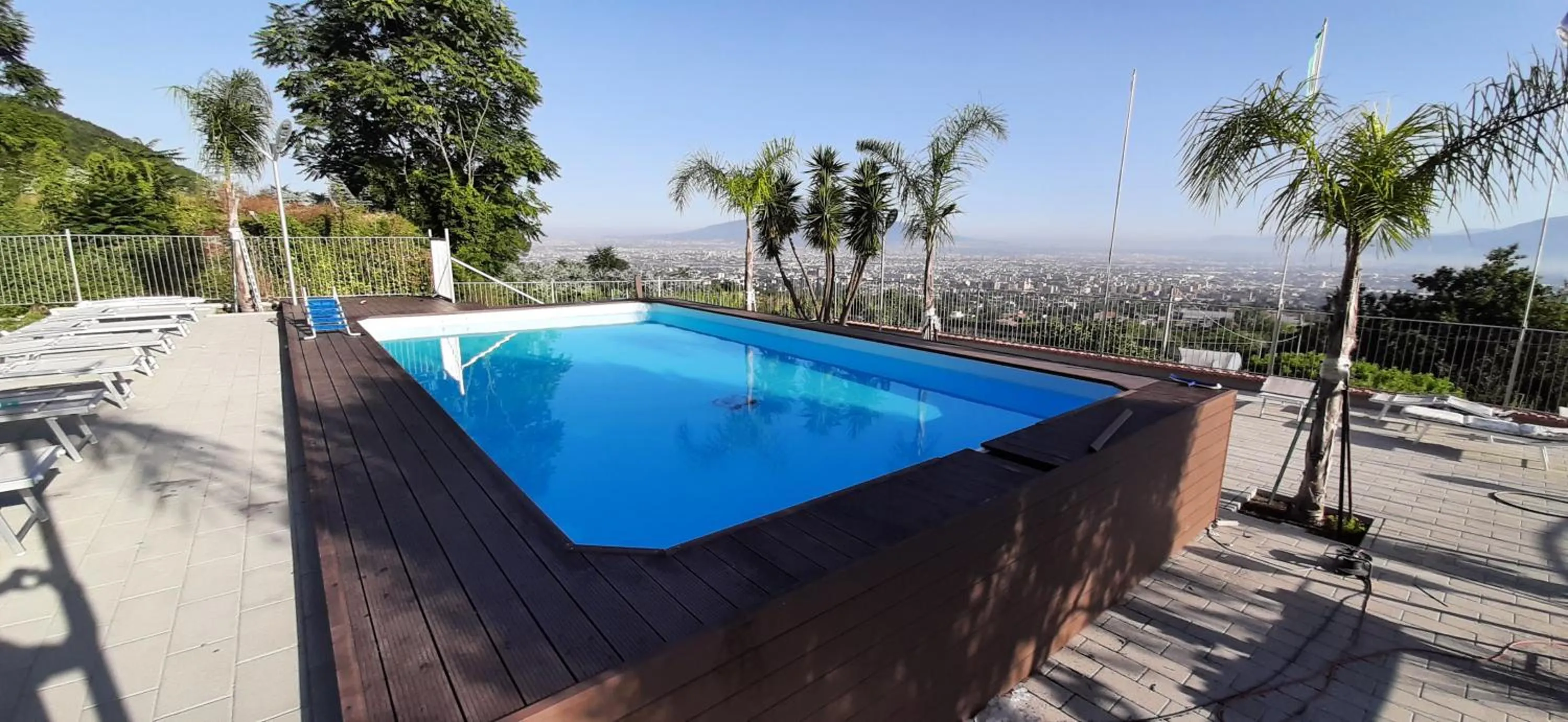 Swimming pool in Villa Mola Bed And Breakfast