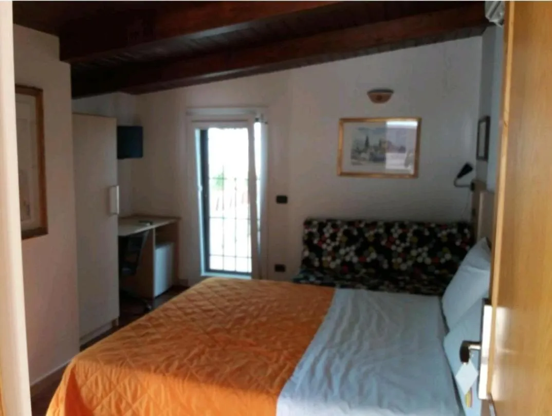 Bed in Villa Mola Bed And Breakfast