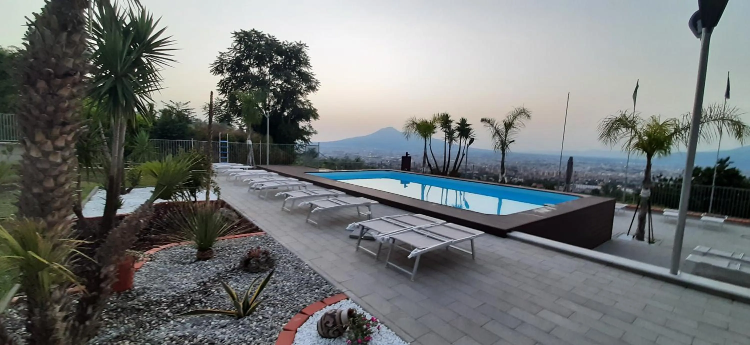 Swimming pool in Villa Mola Bed And Breakfast