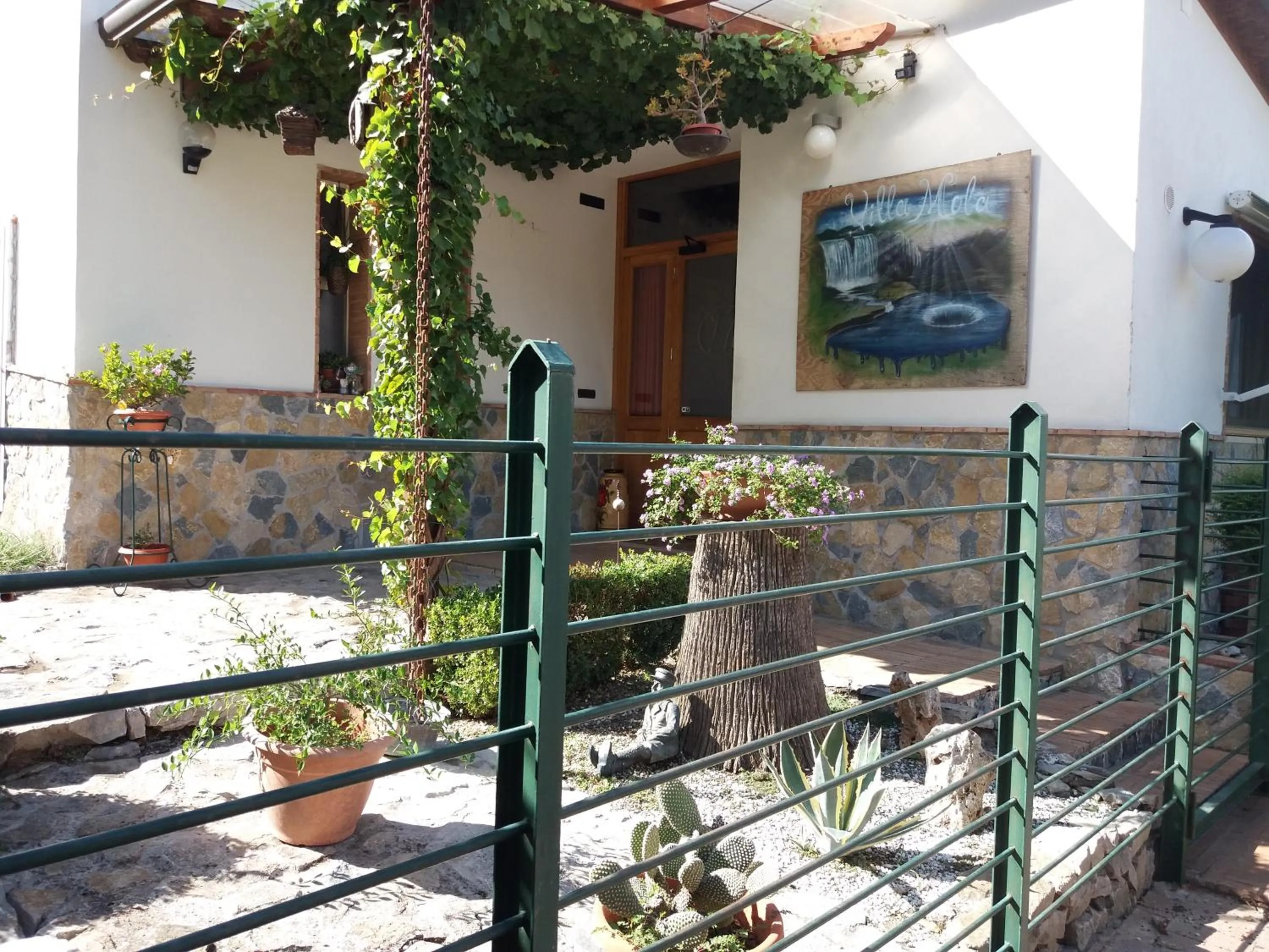 Villa Mola Bed And Breakfast