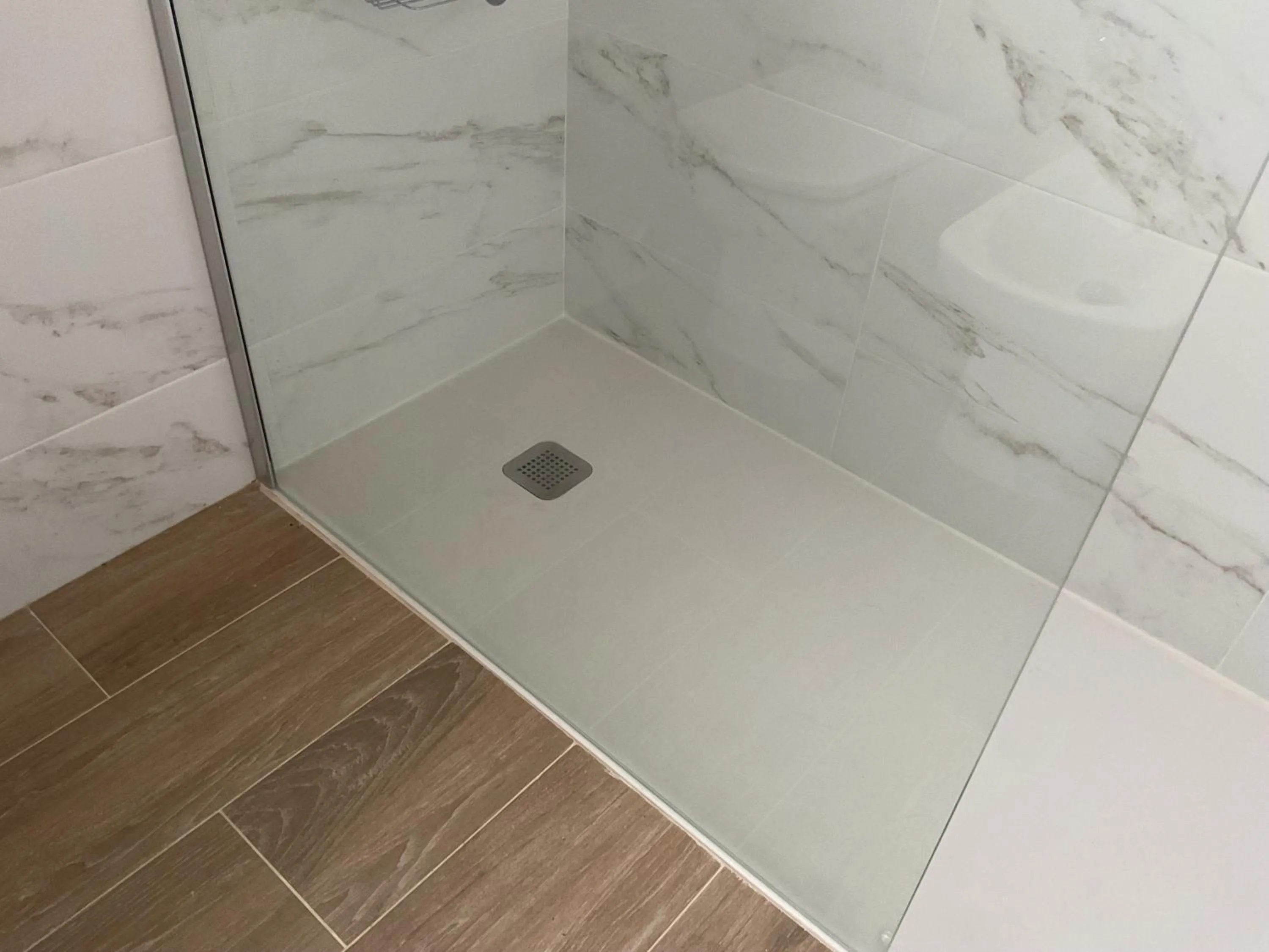 Shower in Casa con Gran Piscina particular cerca playa