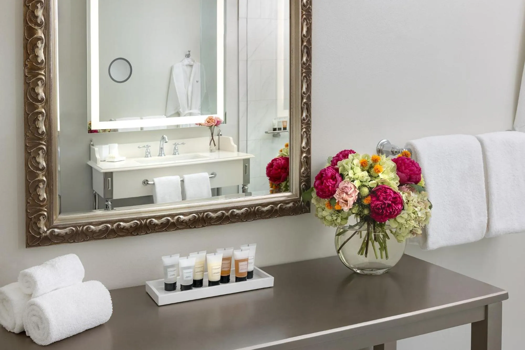 Bathroom in Warwick Melrose Hotel
