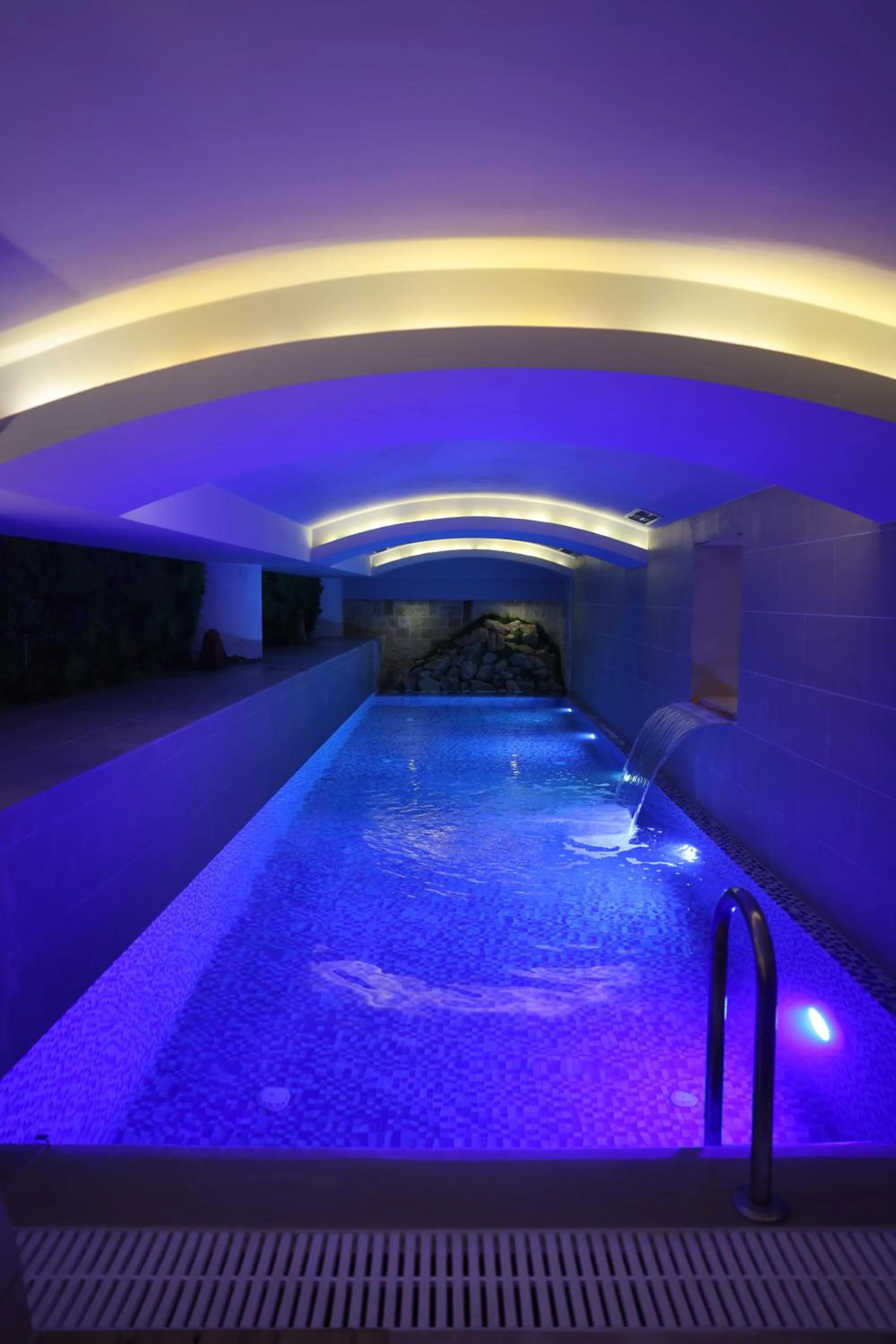 Swimming pool in Hotel Colombo