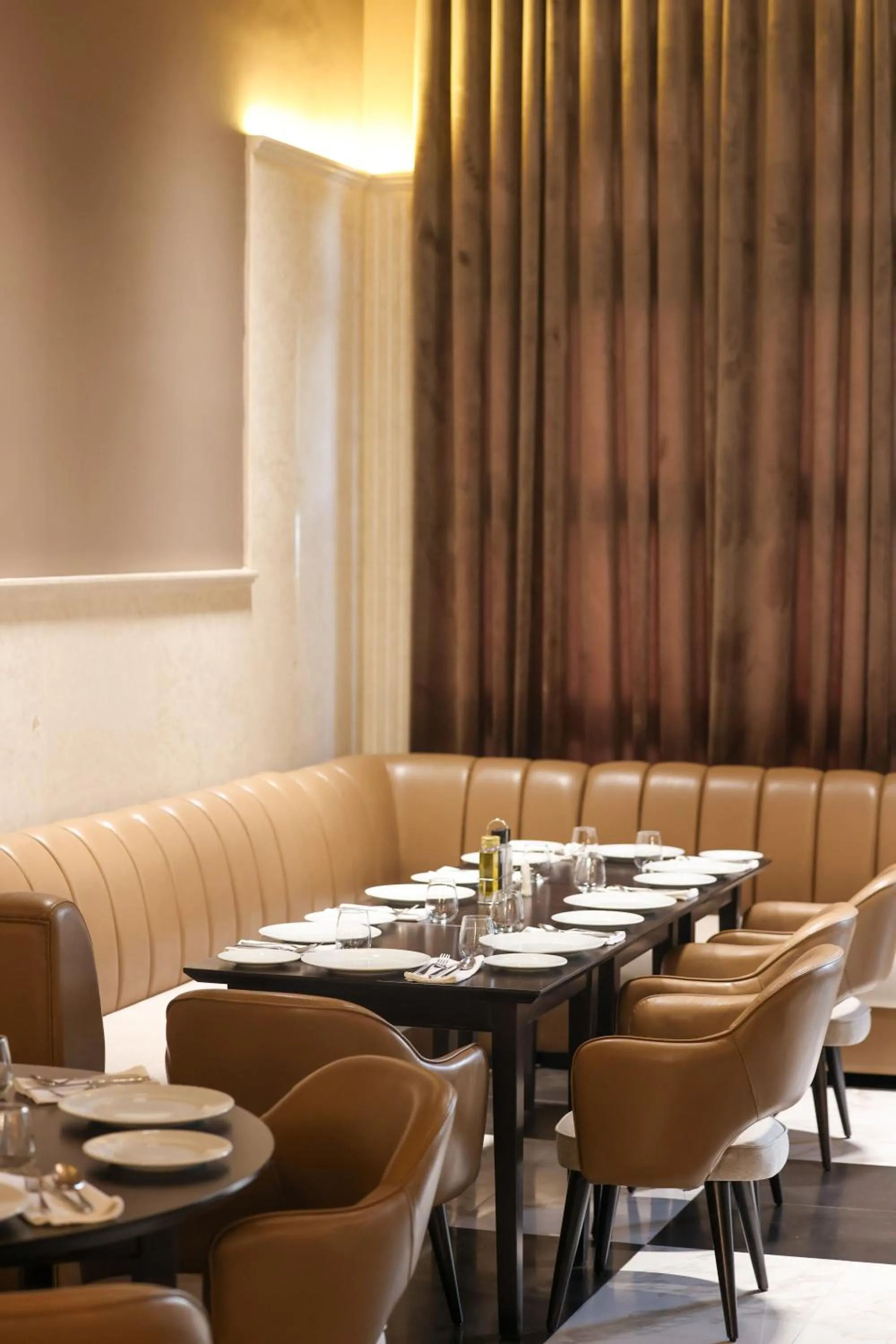 Restaurant/places to eat in Hotel Colombo