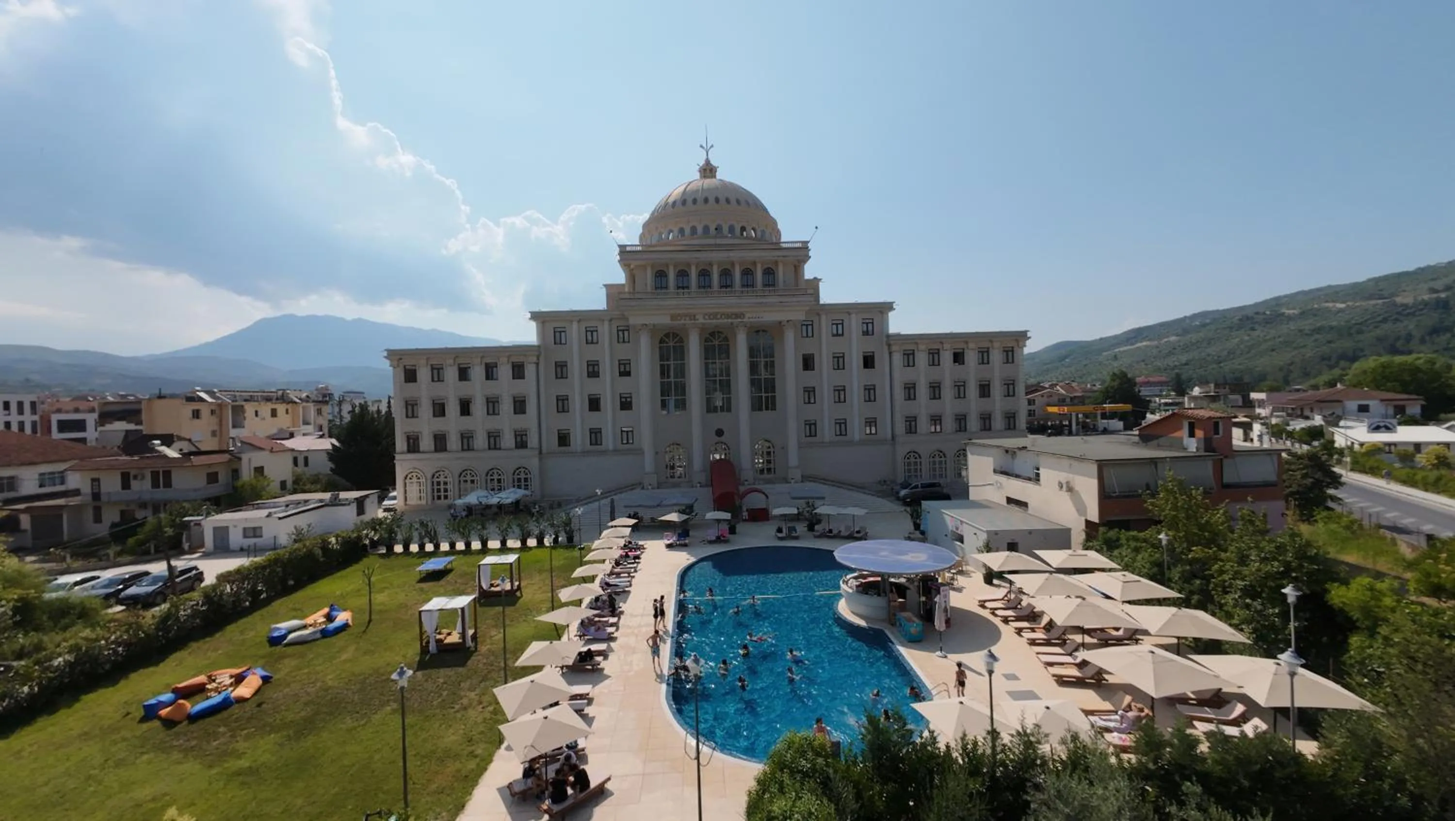 Property building in Hotel Colombo