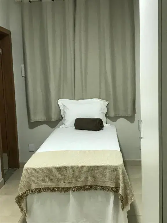 Budget Single Room in HOTEL CASABLANCA Budget Single Room in HOTEL CASABLANCA