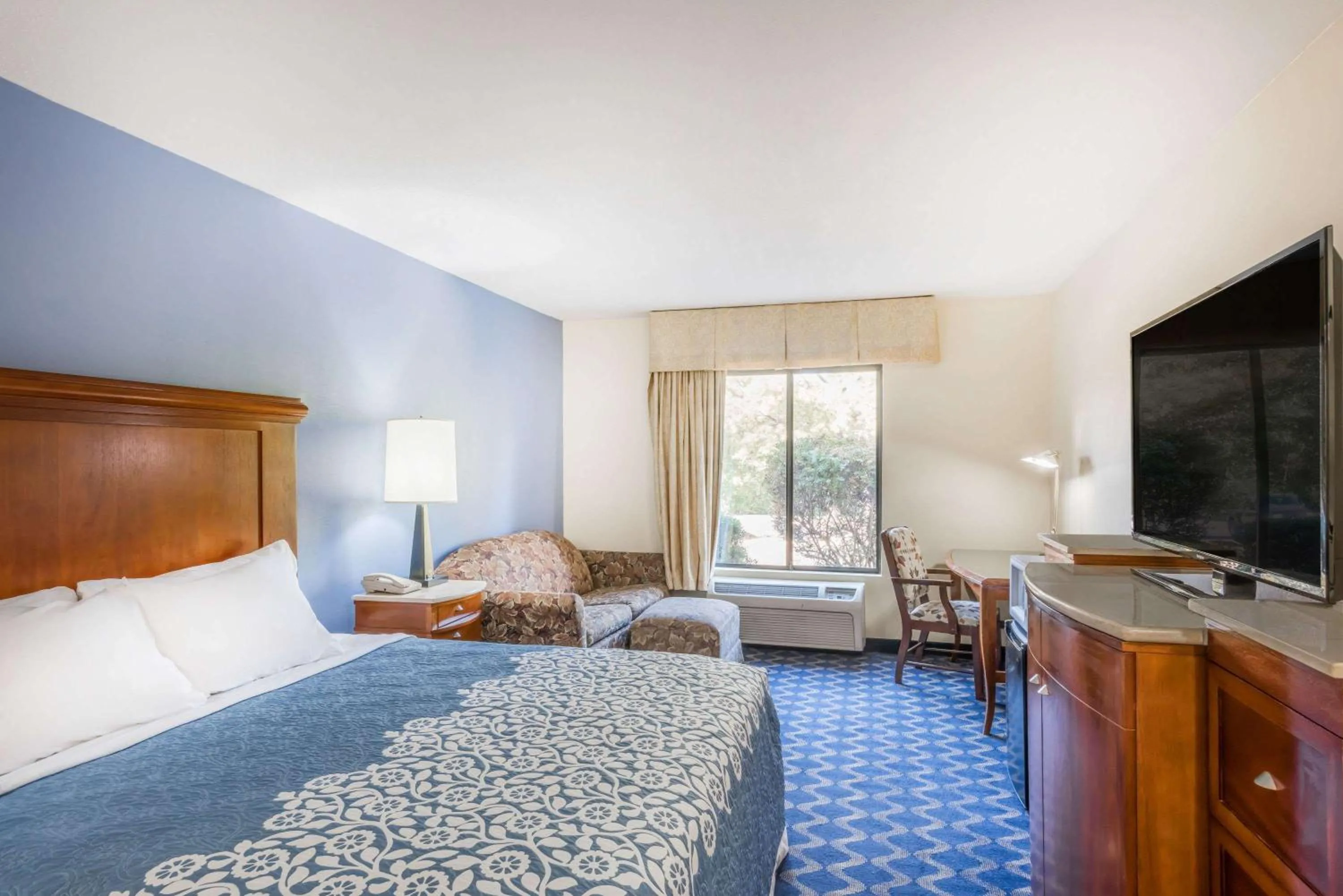 Photo of the whole room, Bed in Aderi Hotel Near Casino