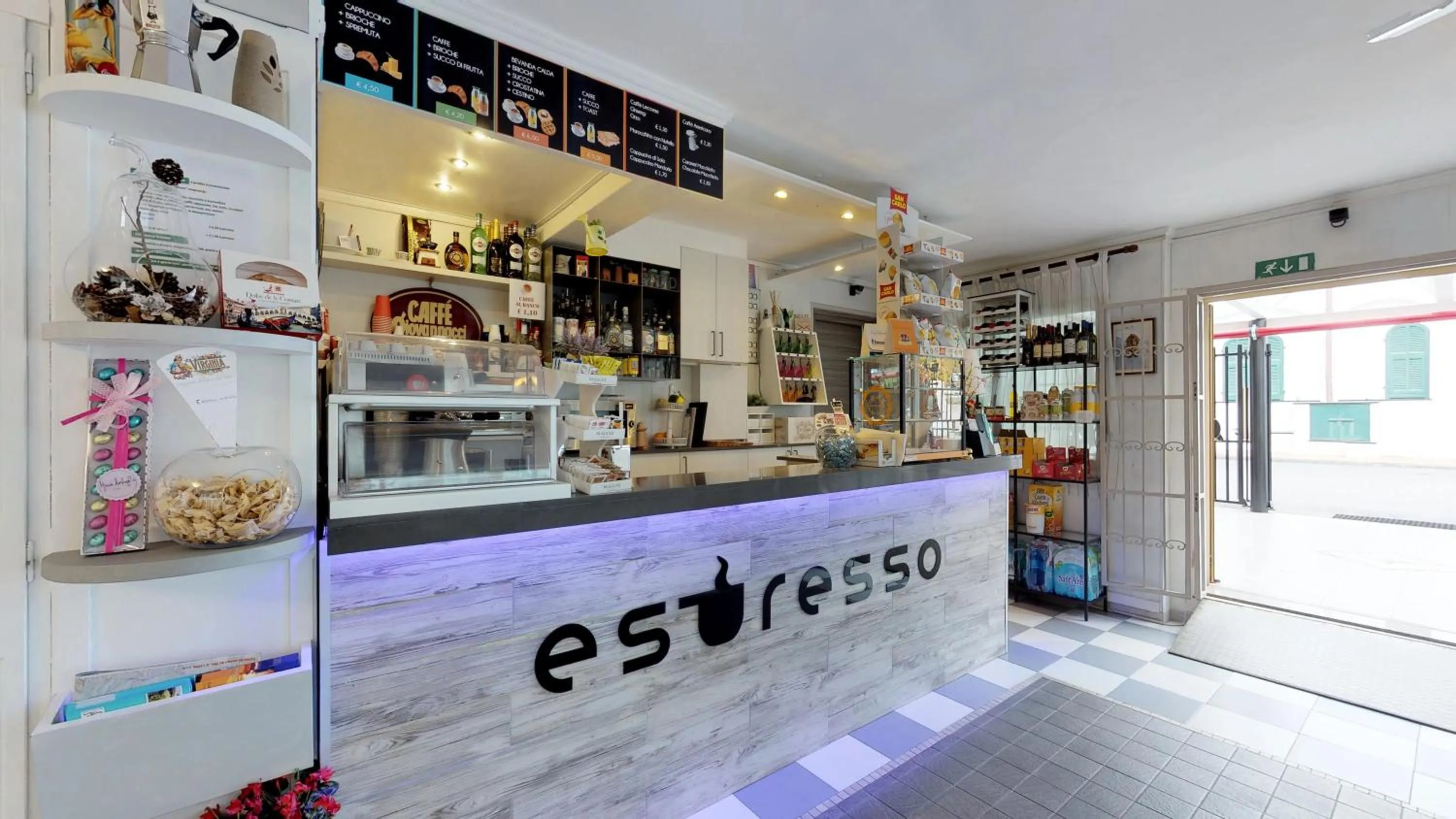 Lounge or bar in Residence Colibrì Family & Bike