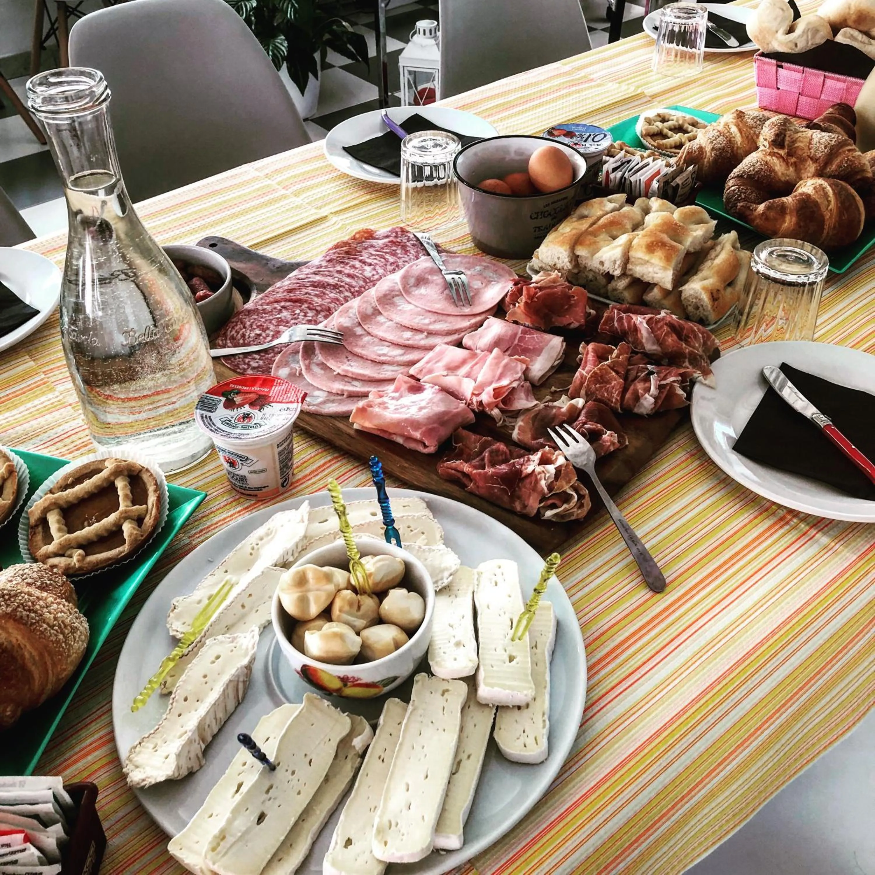 Continental breakfast in Residence Colibrì Family & Bike