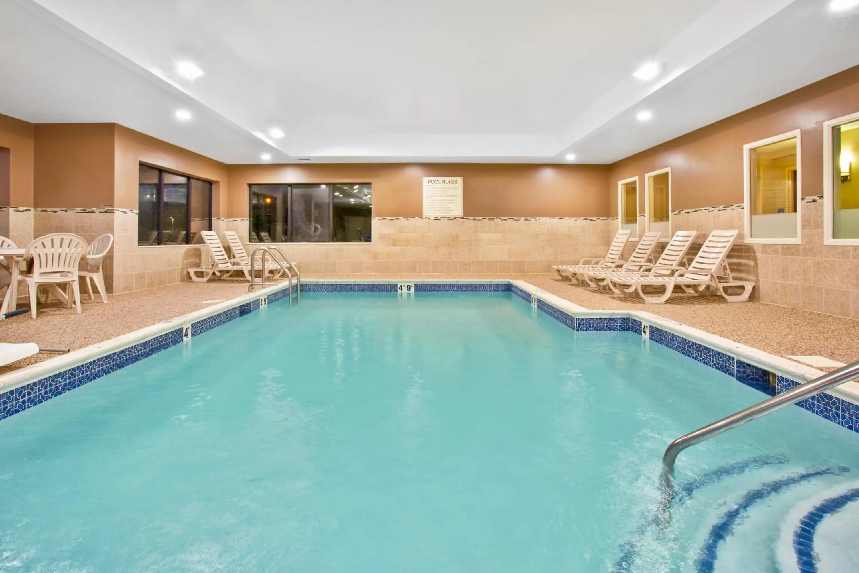 Swimming pool in Holiday Inn Express & Suites Bradley Airport by IHG Swimming pool in Holiday Inn Express & Suites Bradley Airport by IHG