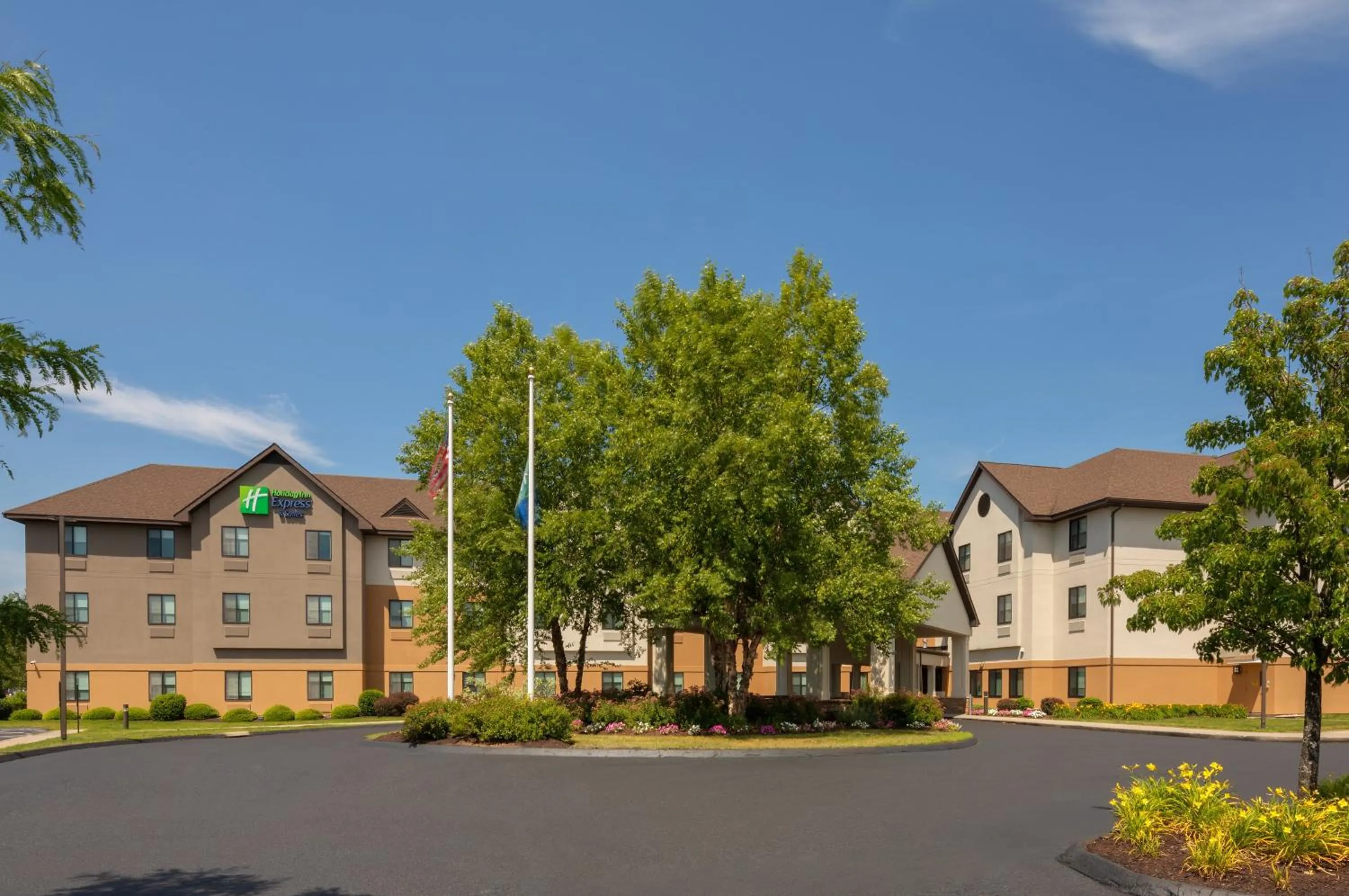 Property building in Holiday Inn Express & Suites Bradley Airport by IHG