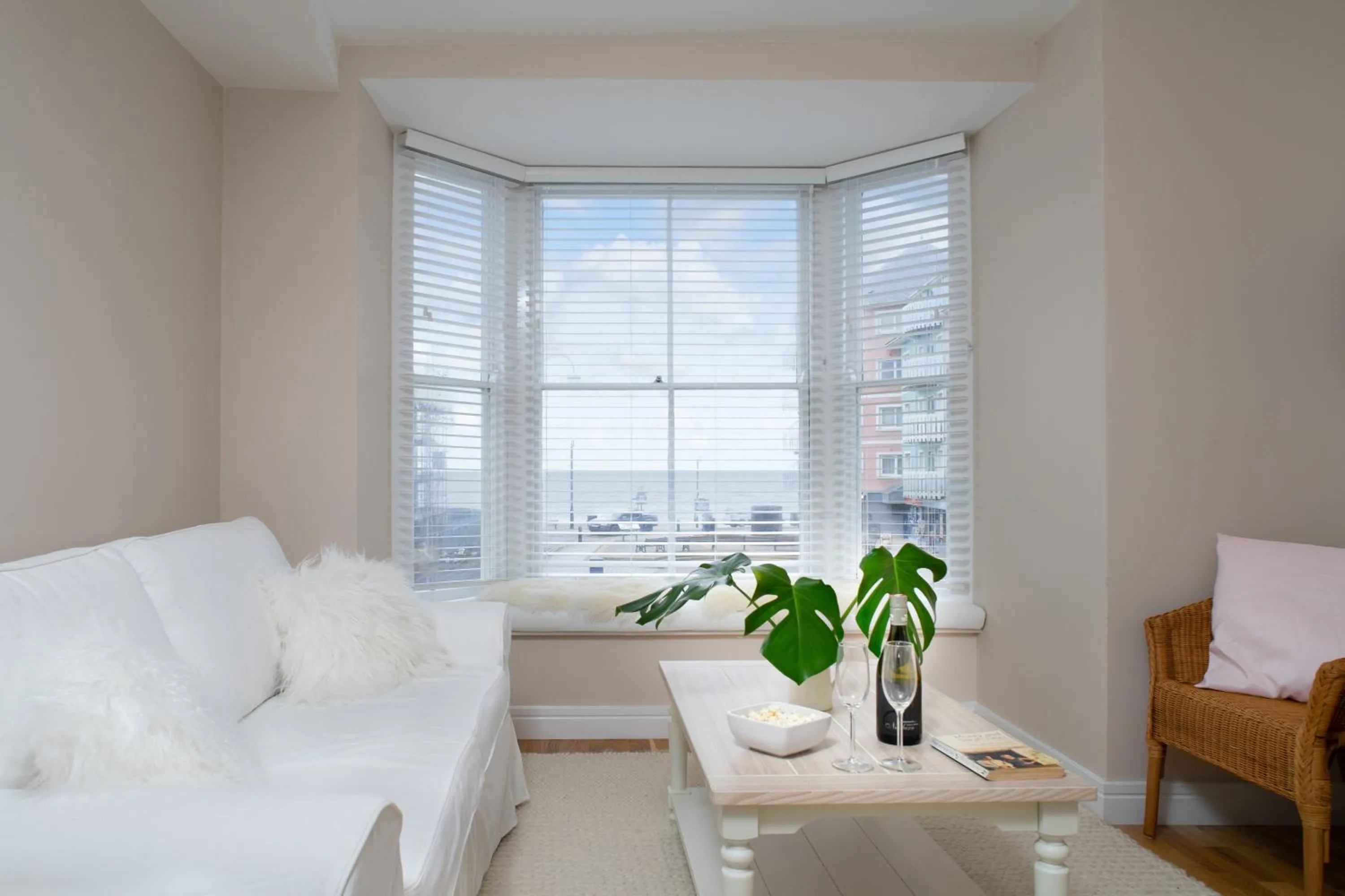 Living room, Bed in 1 Lisburne House