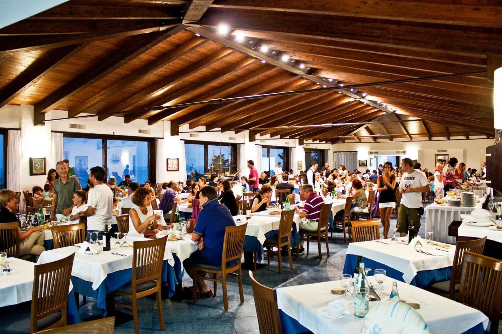 Restaurant/places to eat in Happy Village