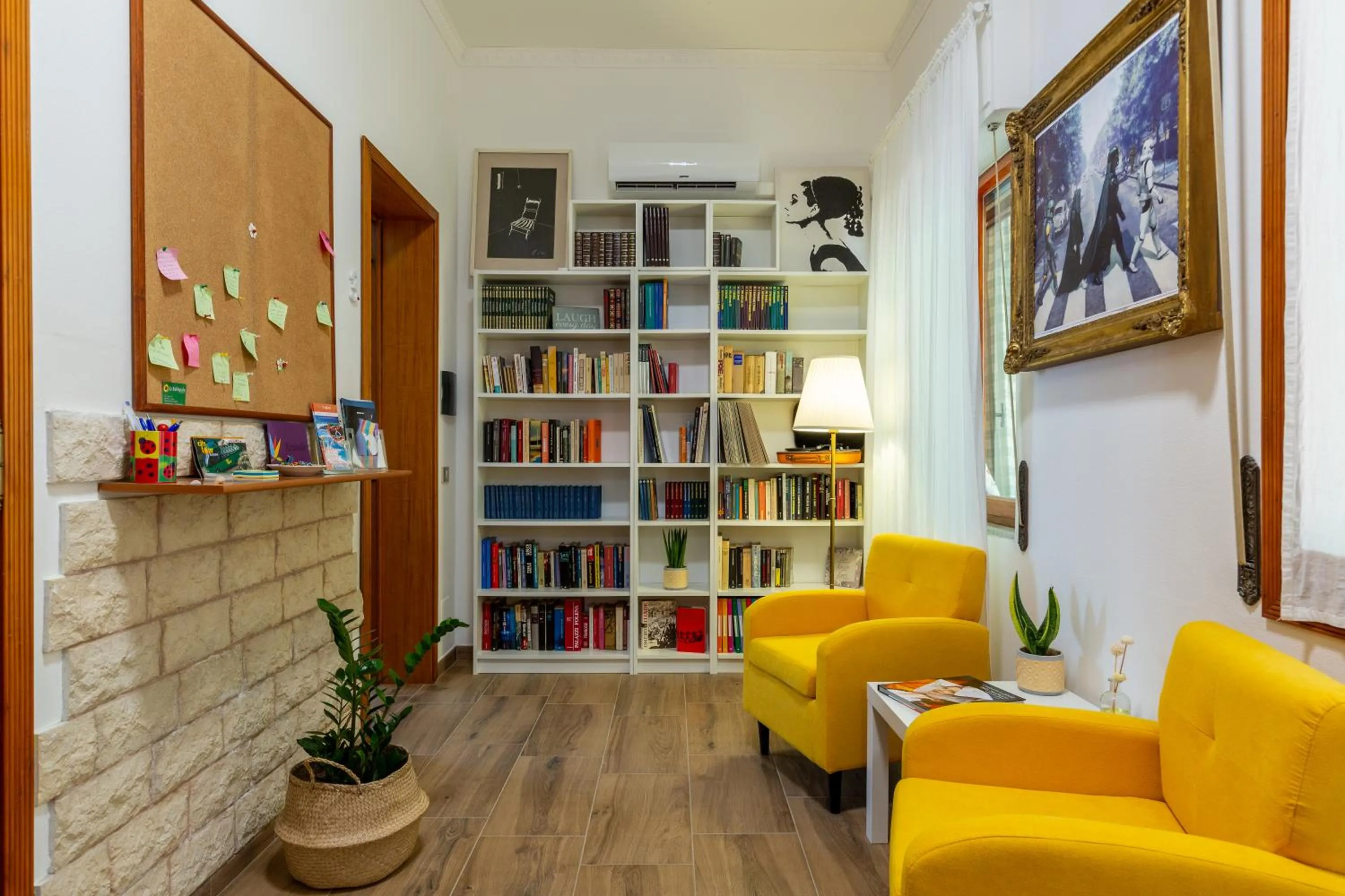 Communal lounge/ TV room in Sa Babbaiola