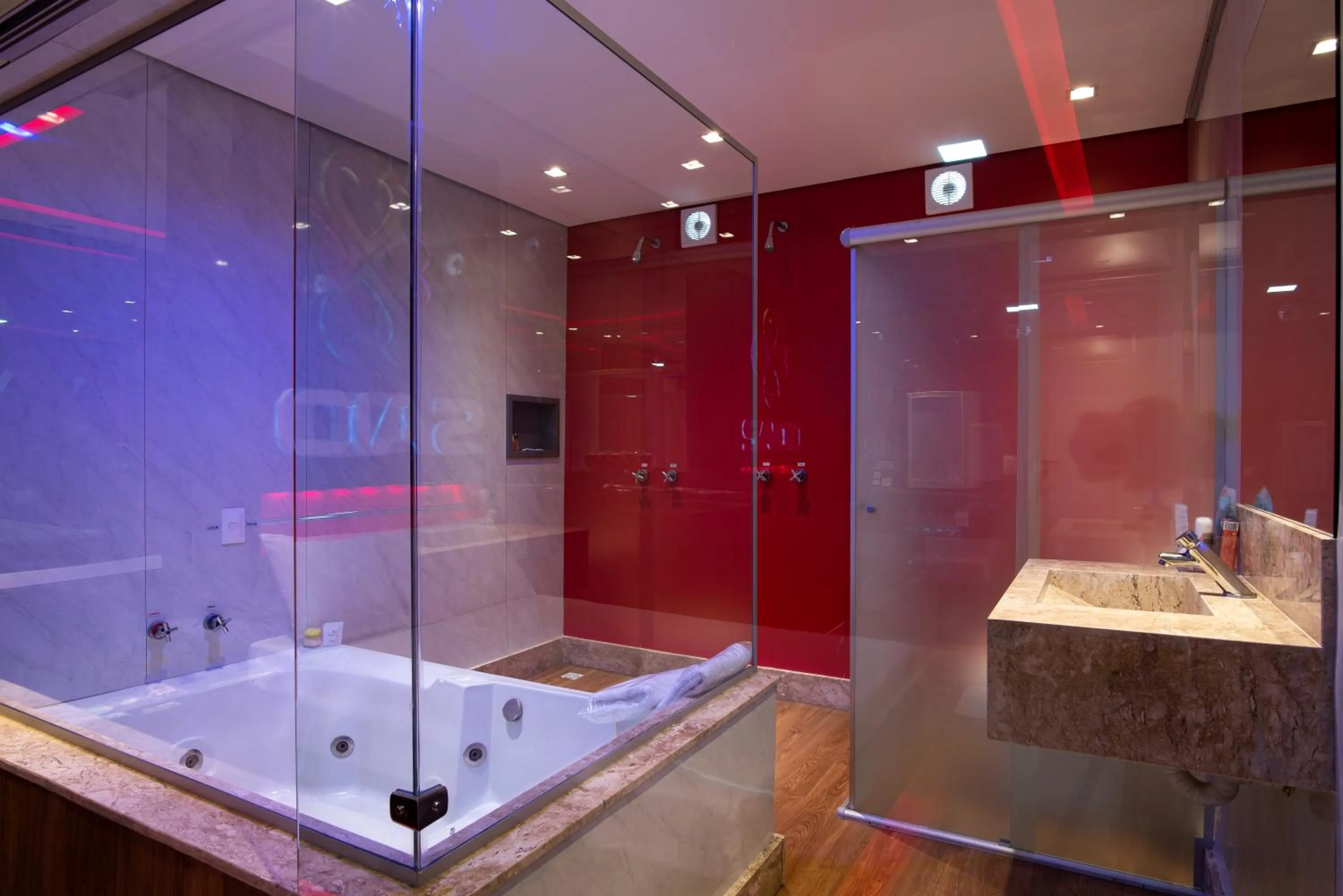 Shower in Motel Fantasy 1