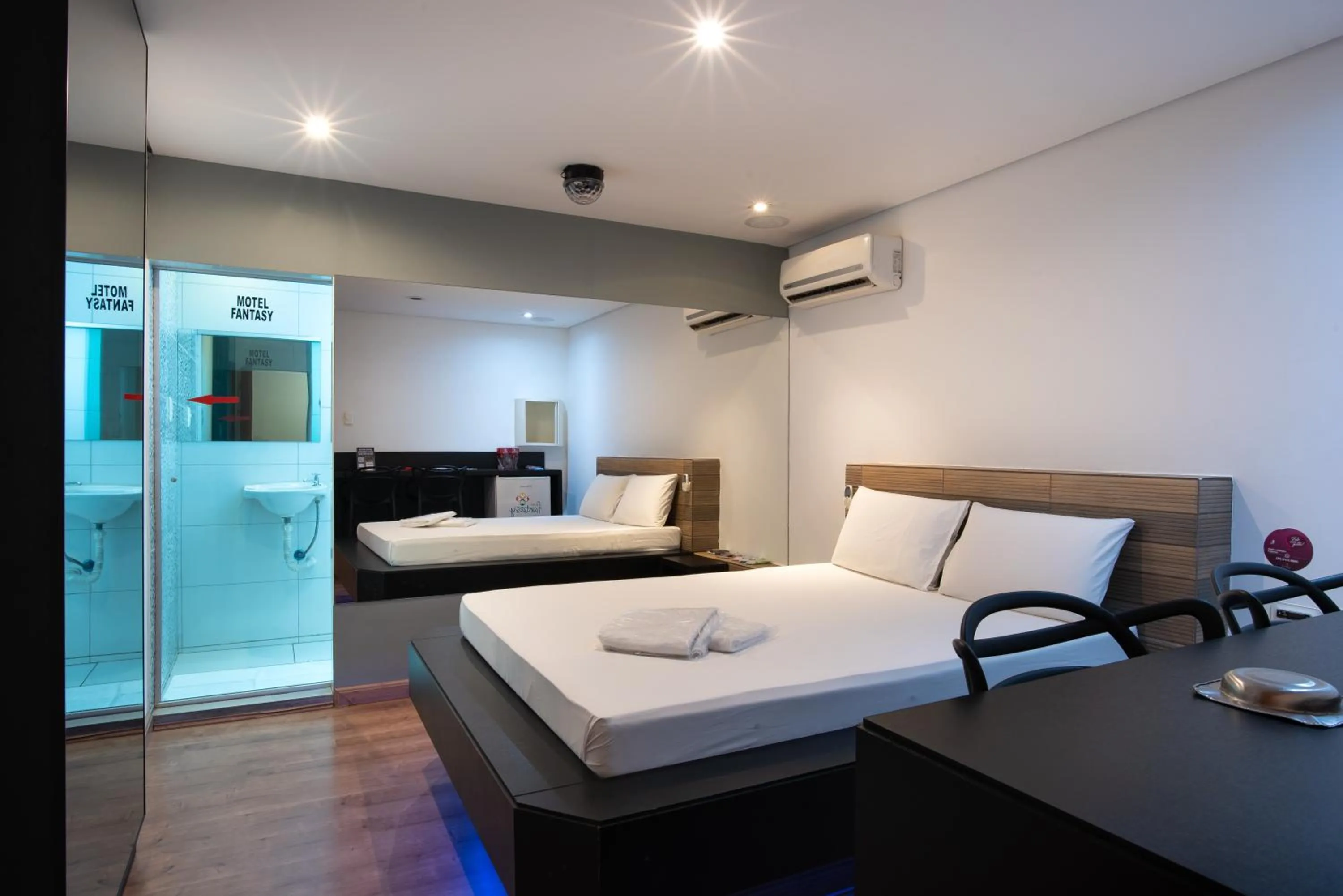 Bathroom, Bed in Motel Fantasy 1