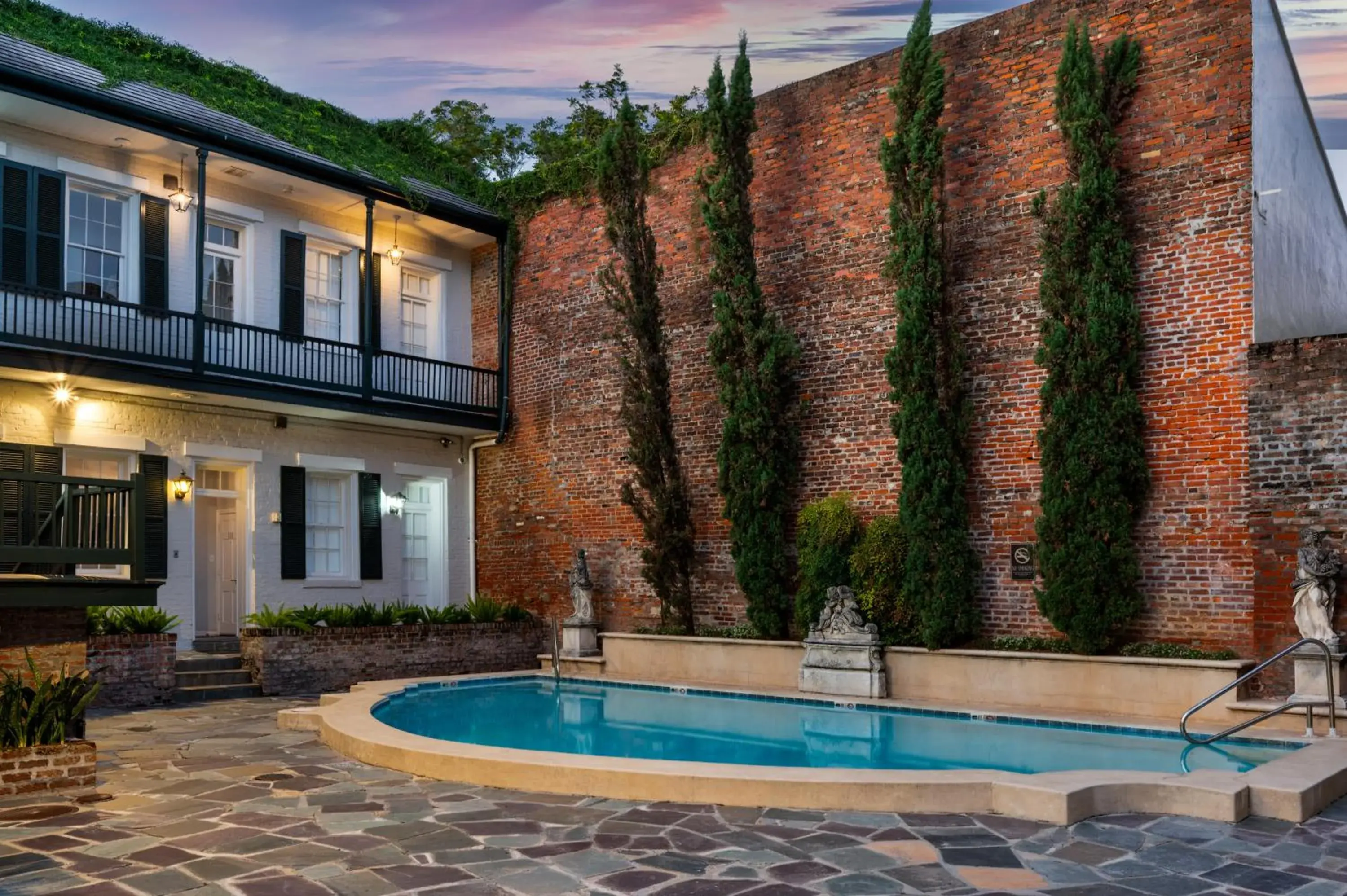 Swimming pool in Chateau Hotel Swimming pool in Chateau Hotel