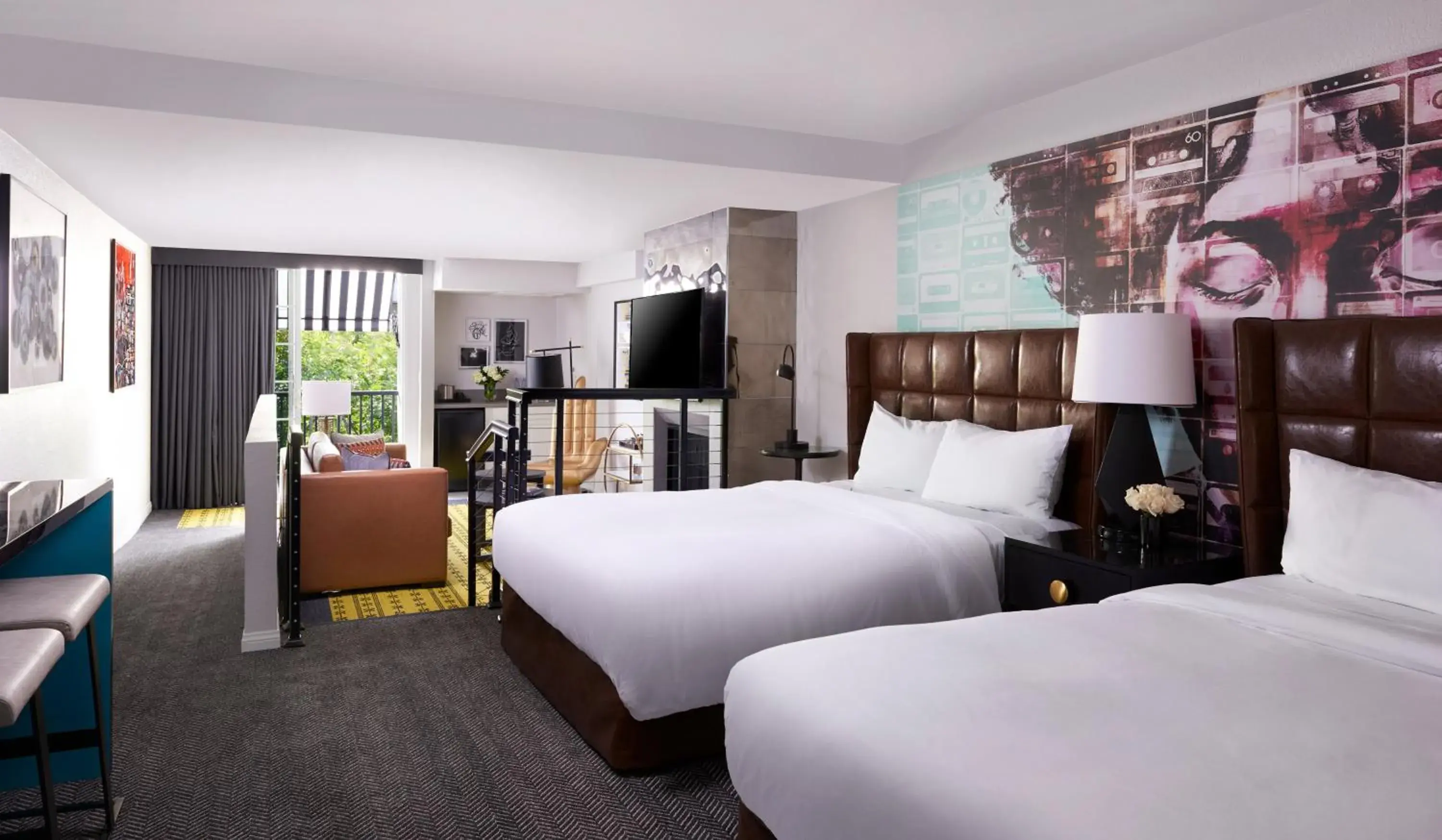 Bed in Montrose at Beverly Hills Bed in Montrose at Beverly Hills