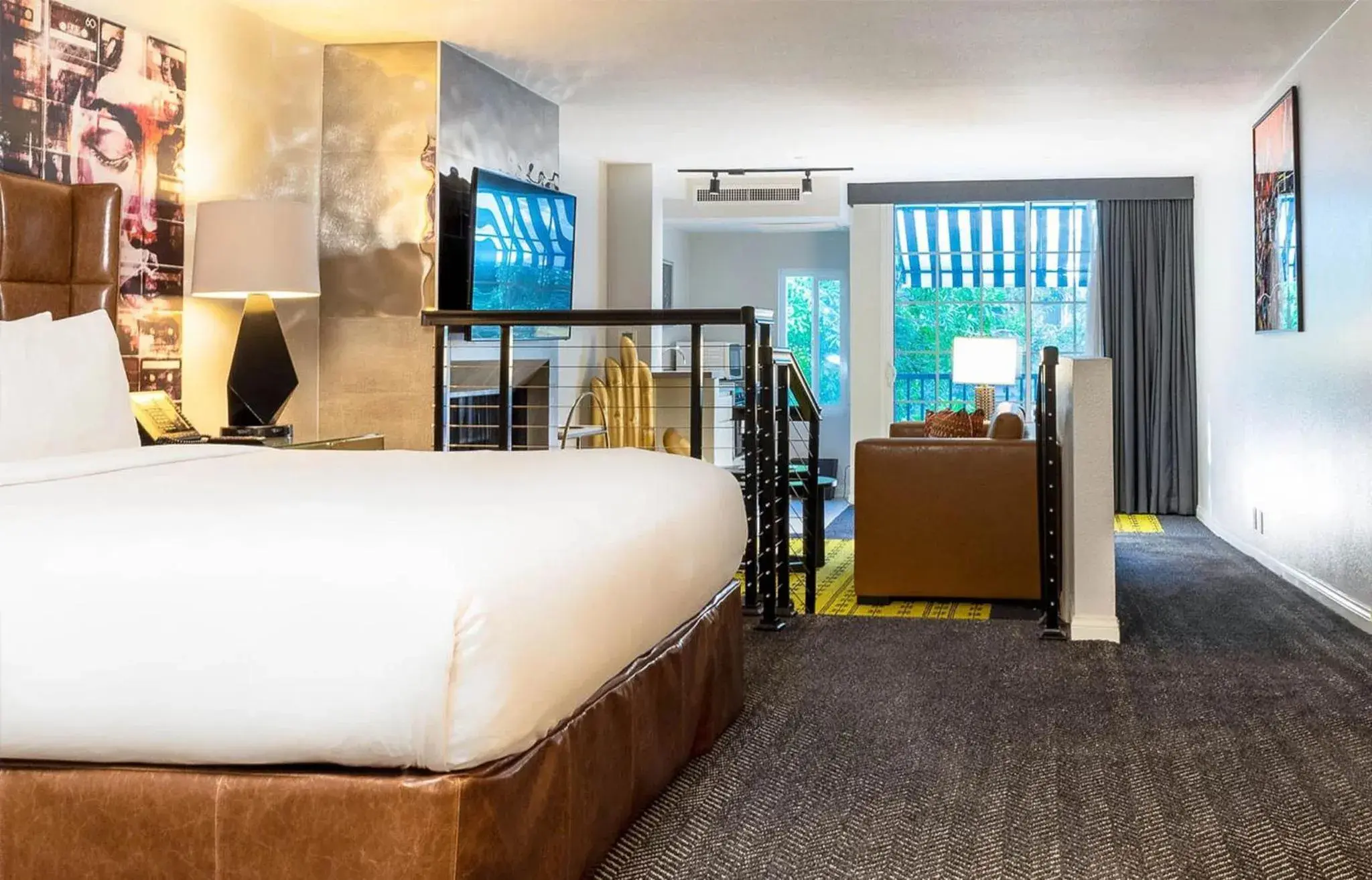 Photo of the whole room, Bed in Montrose at Beverly Hills Photo of the whole room, Bed in Montrose at Beverly Hills