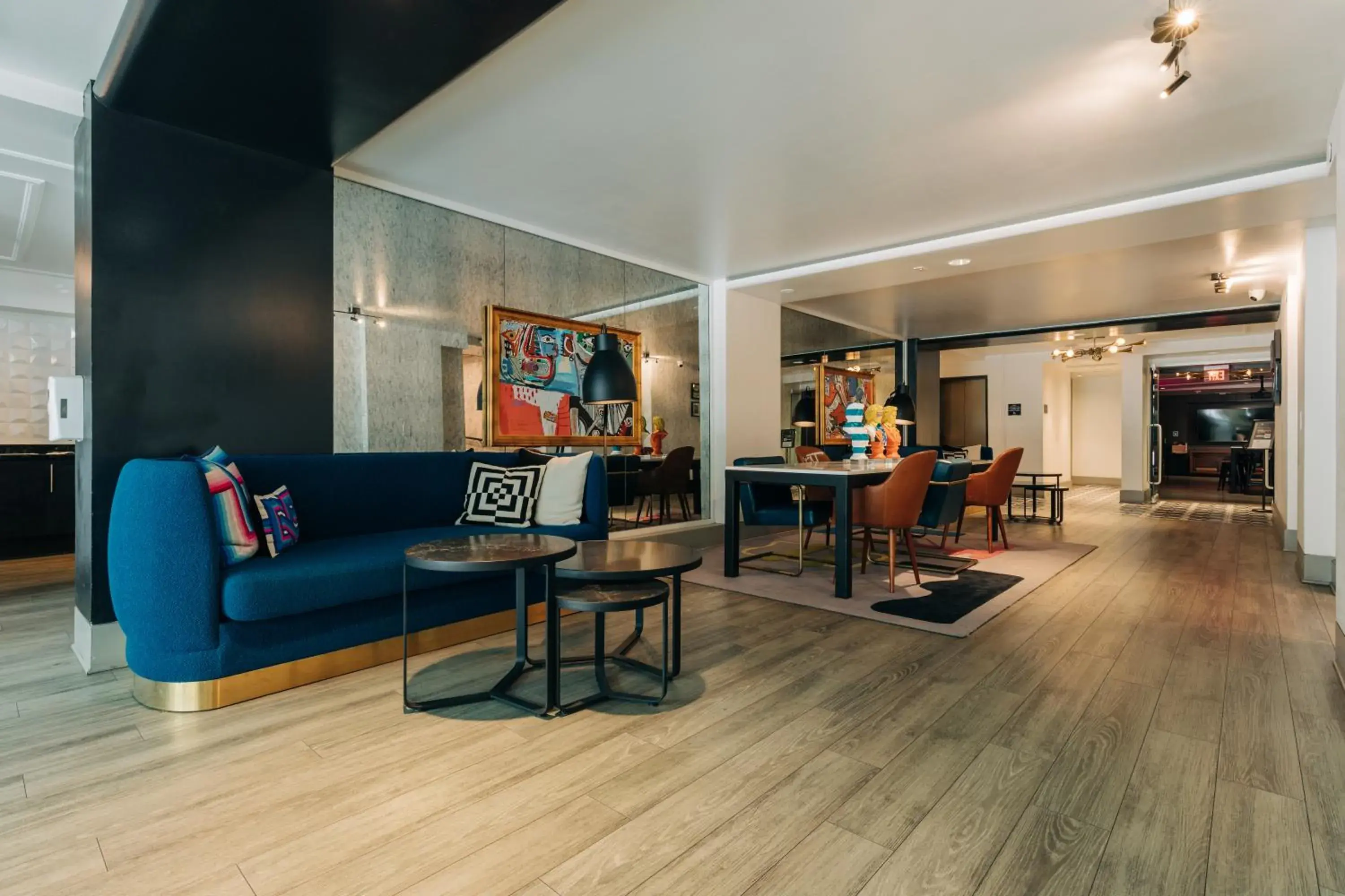 Lobby or reception in Montrose at Beverly Hills Lobby or reception in Montrose at Beverly Hills