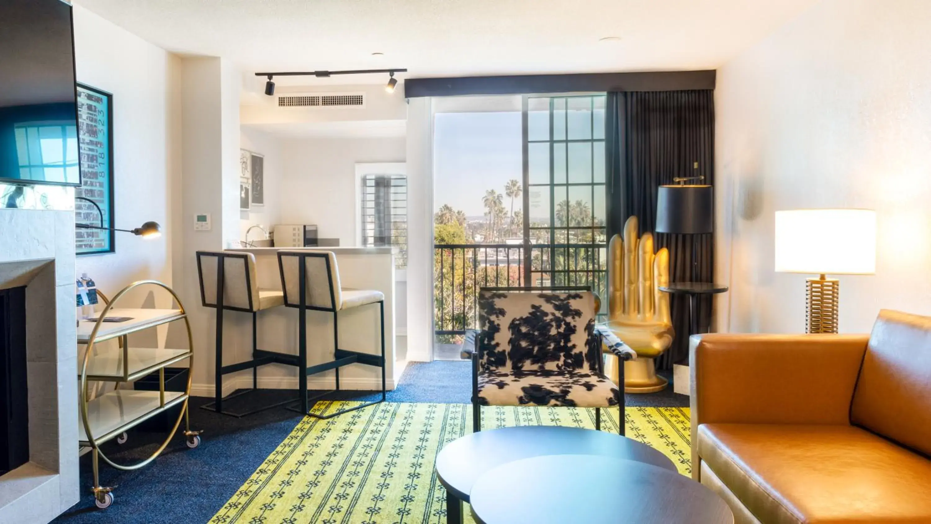 Signature King Suite, City View & Balcony in Montrose at Beverly Hills Signature King Suite, City View & Balcony in Montrose at Beverly Hills