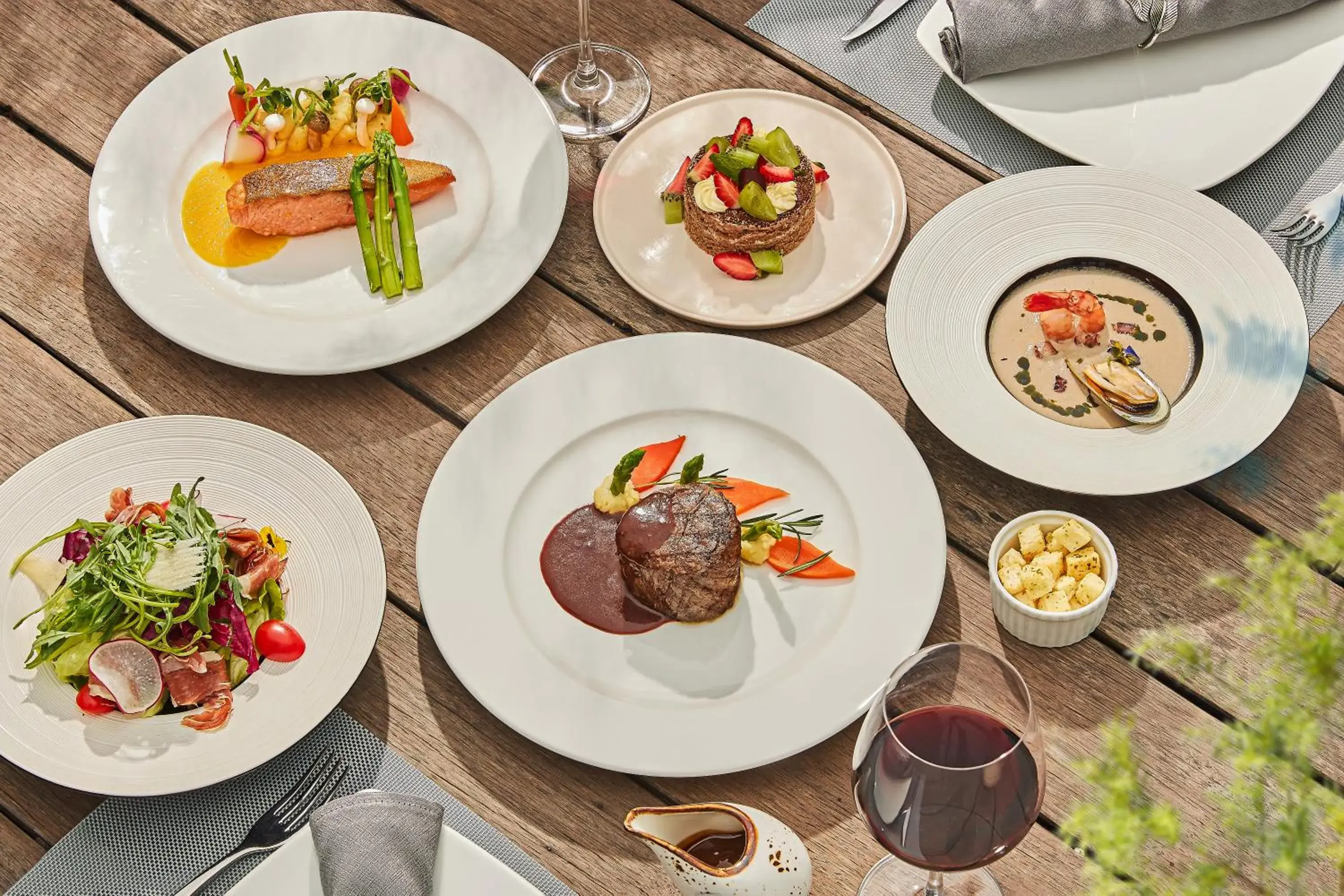 Restaurant/places to eat in Anatole Hotel Hanoi Restaurant/places to eat in Anatole Hotel Hanoi