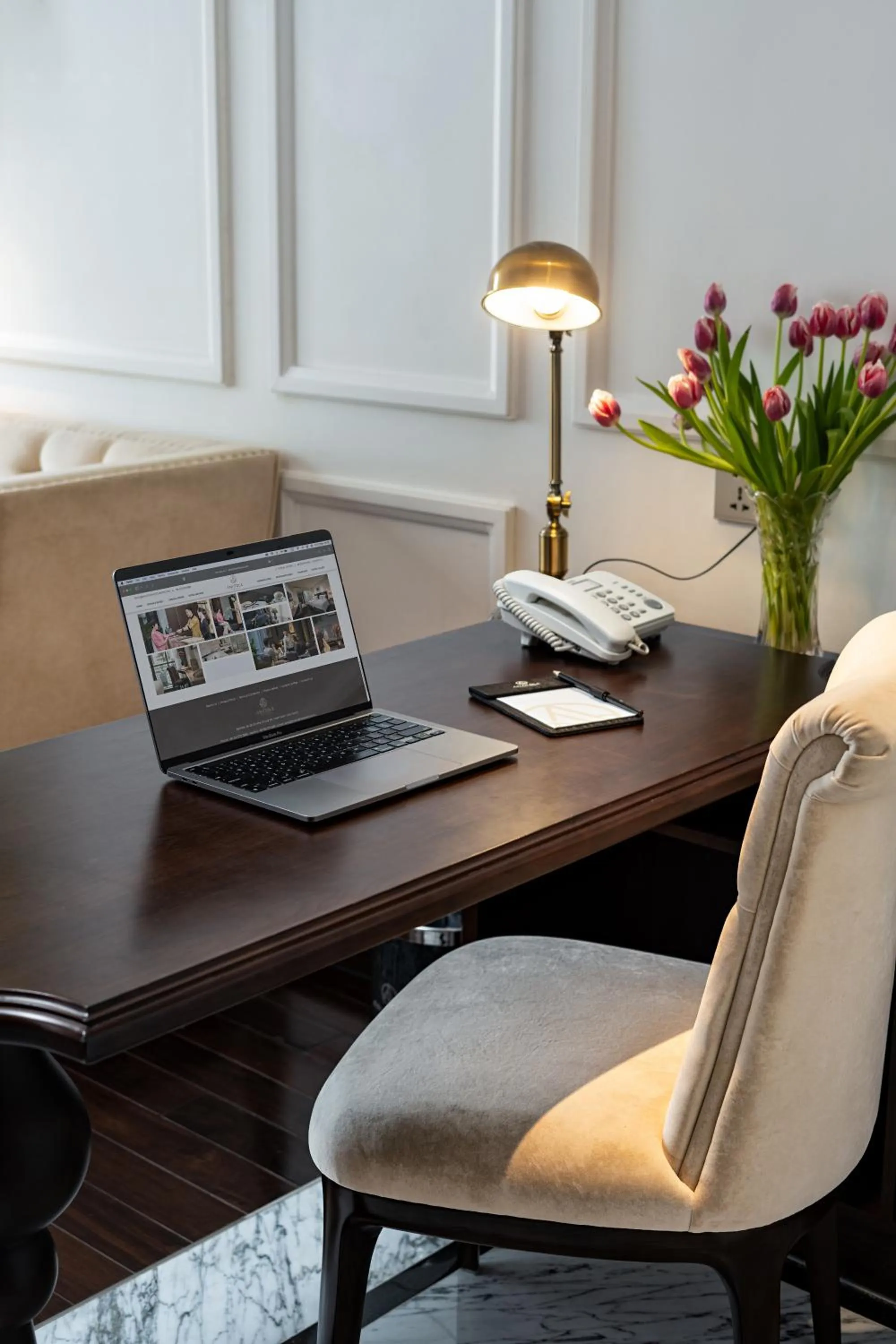 Living room in Anatole Hotel Hanoi