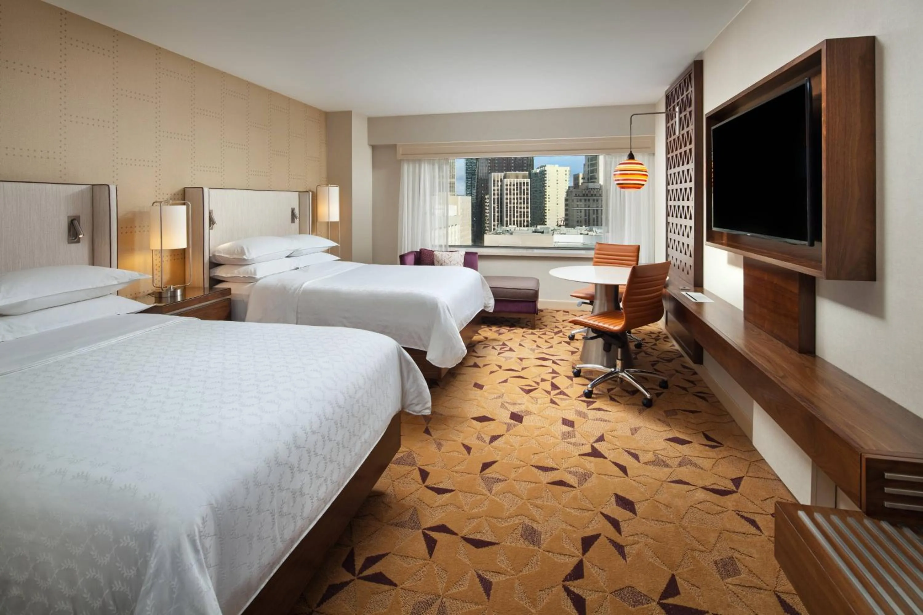 Photo of the whole room, Bed in Sheraton Grand Seattle