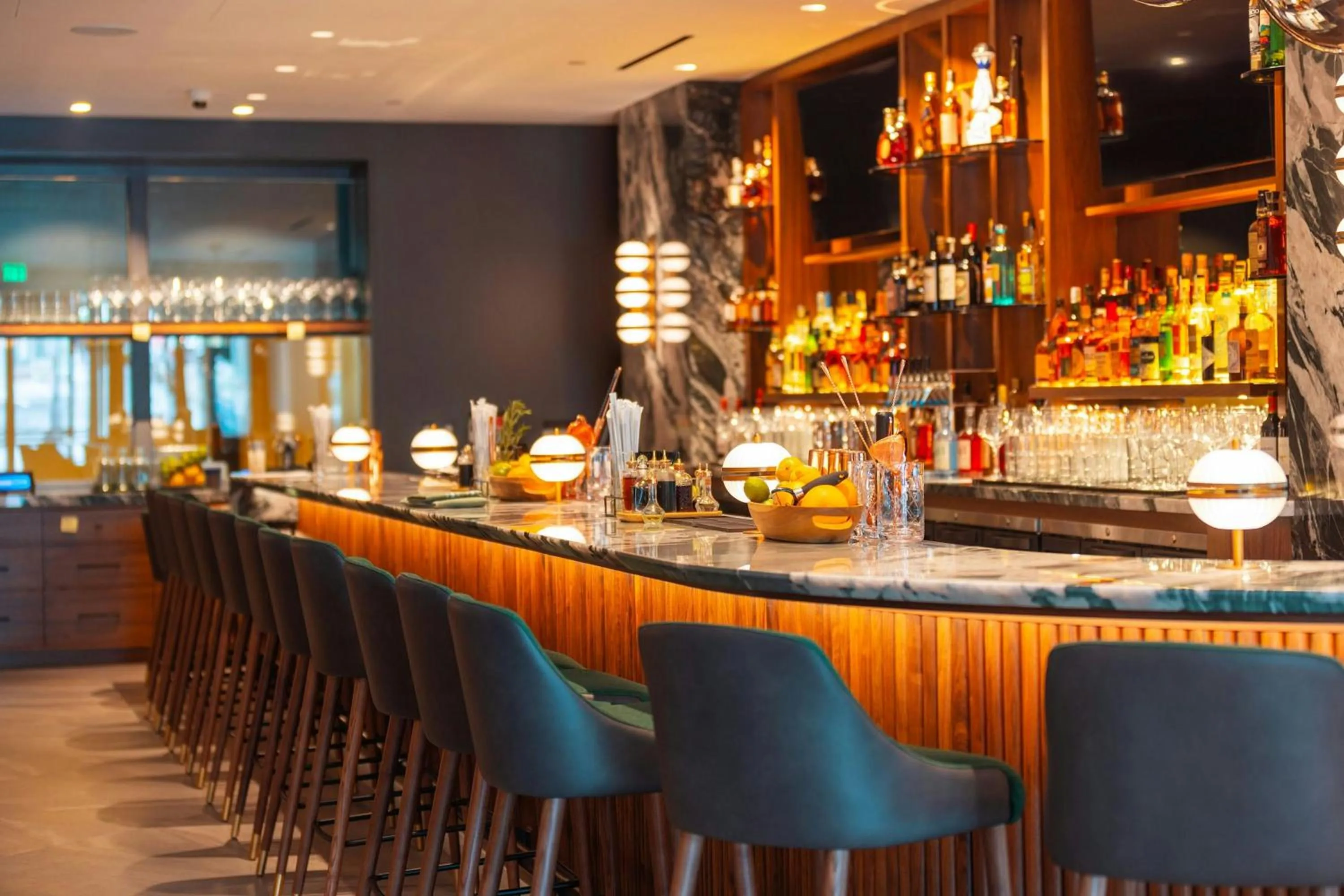 Lounge or bar in Sheraton Grand Seattle