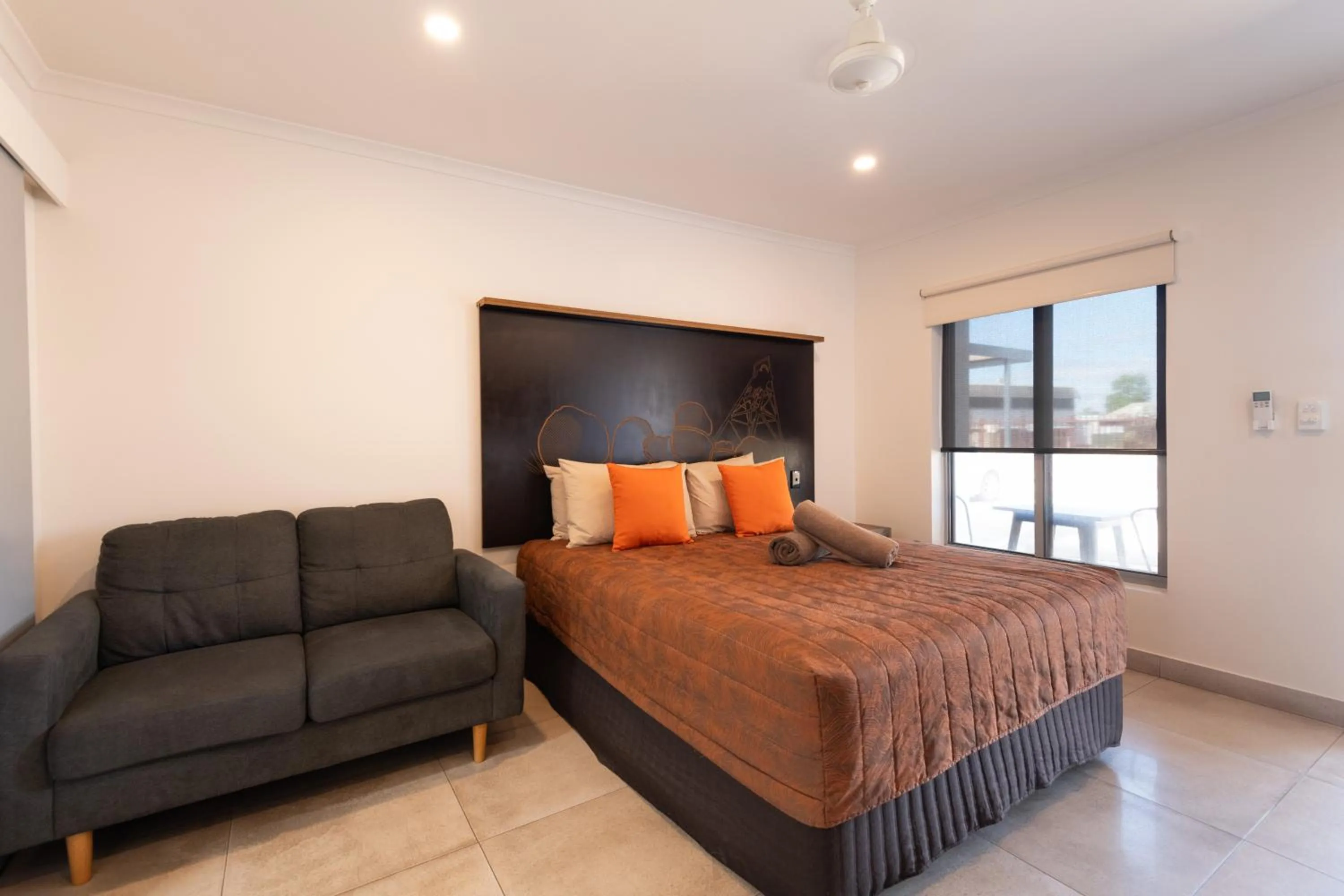 Bedroom, Bed in Safari Lodge Motel