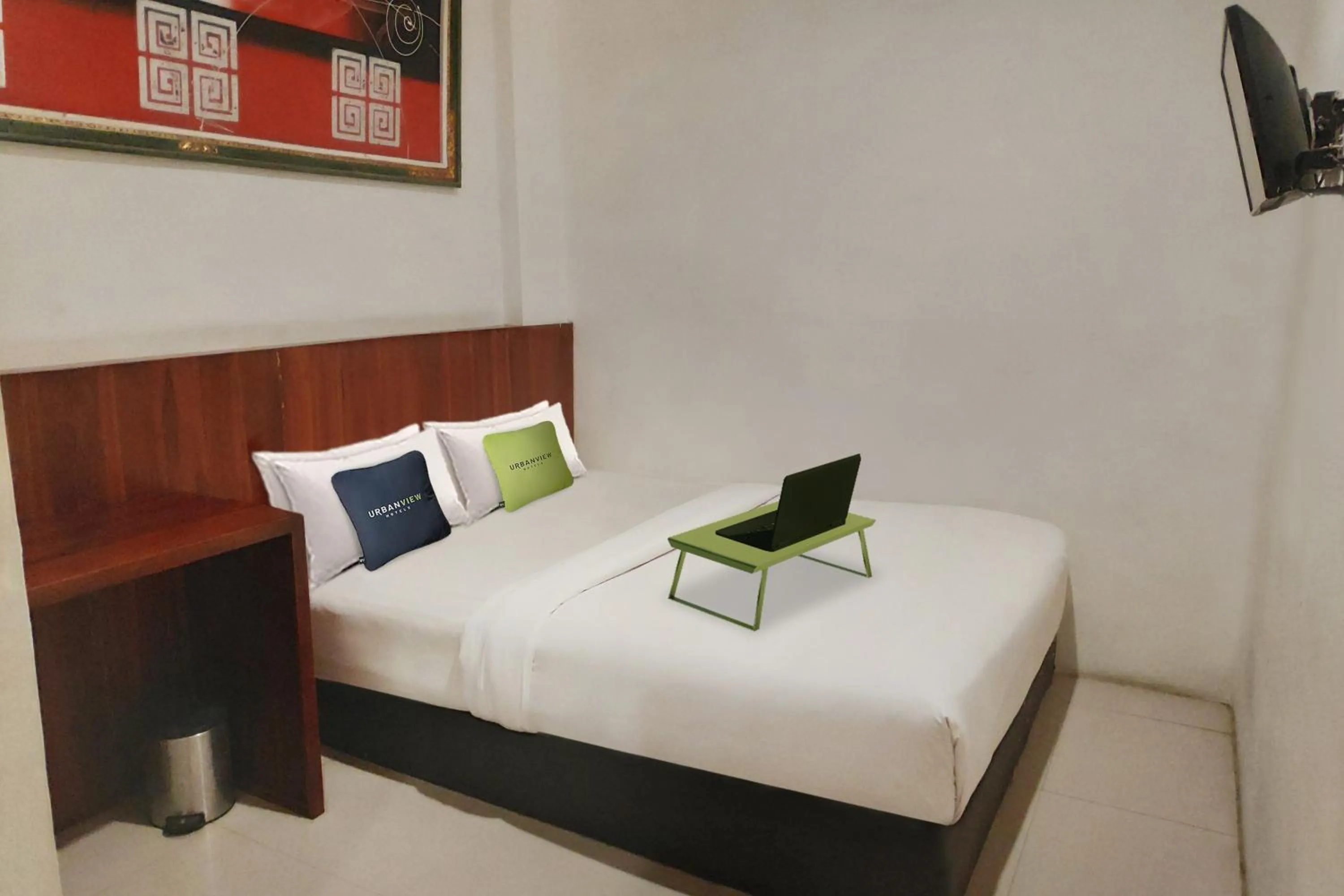 Bed in Urbanview Os Residence Medan by RedDoorz