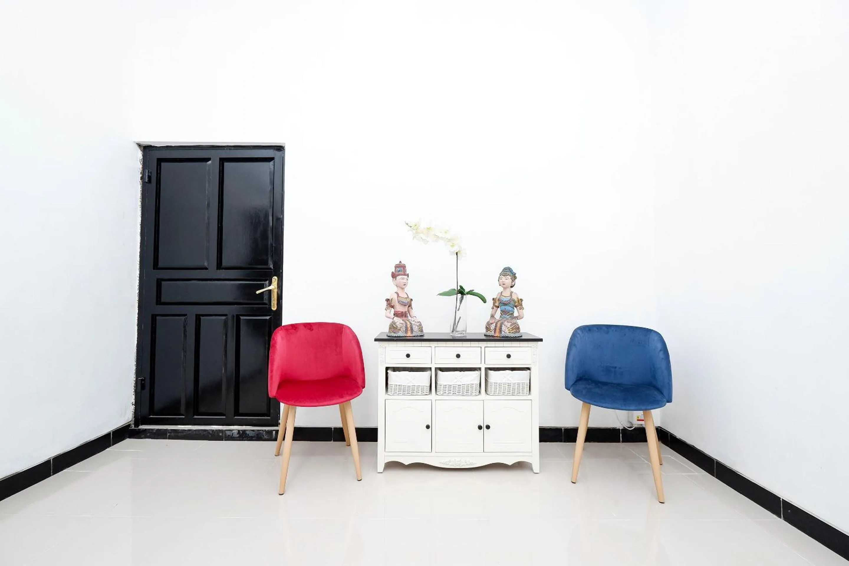 Seating area, Dining Area in Four D'home