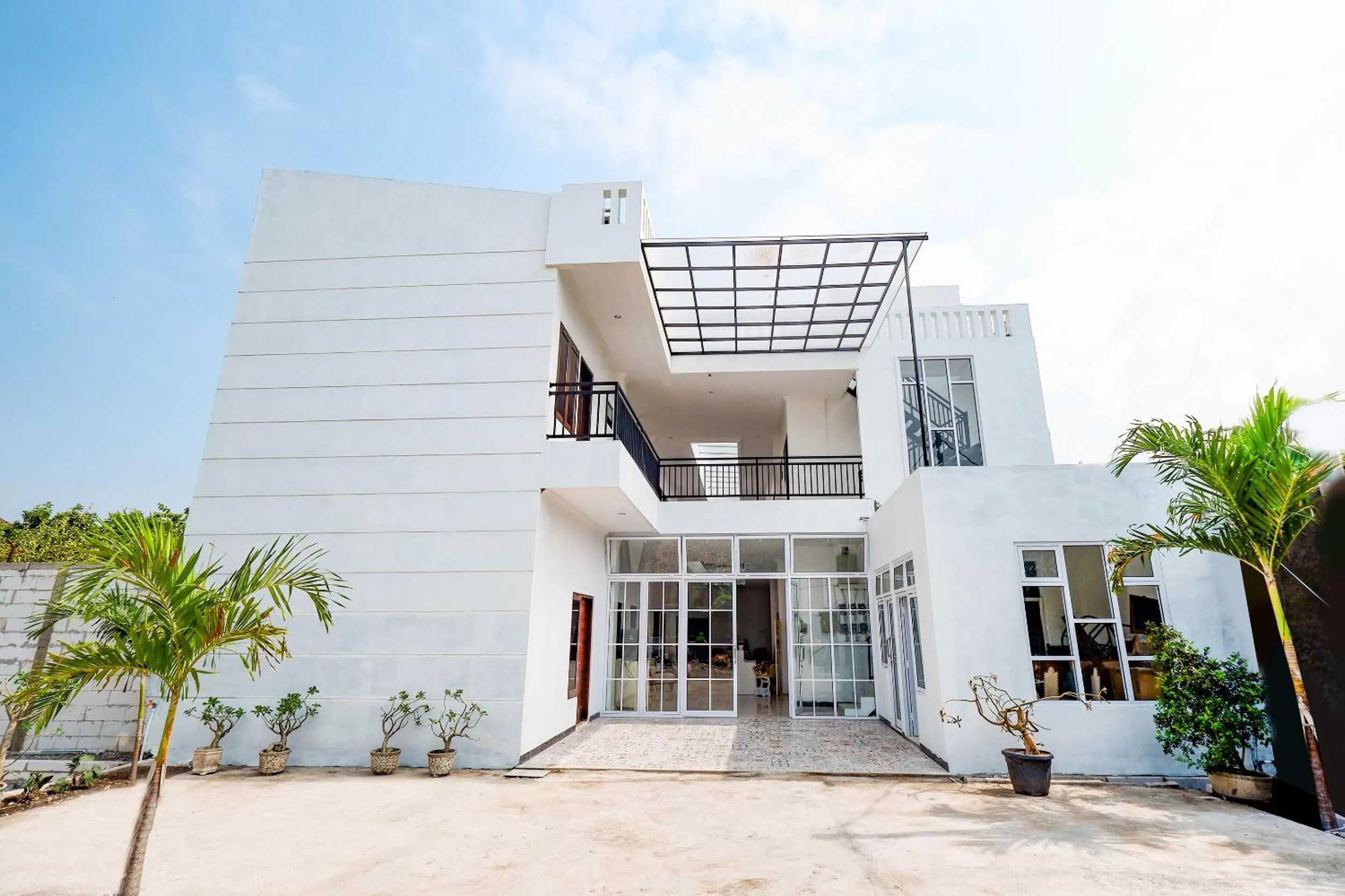 Facade/entrance, Property Building in Four D'home