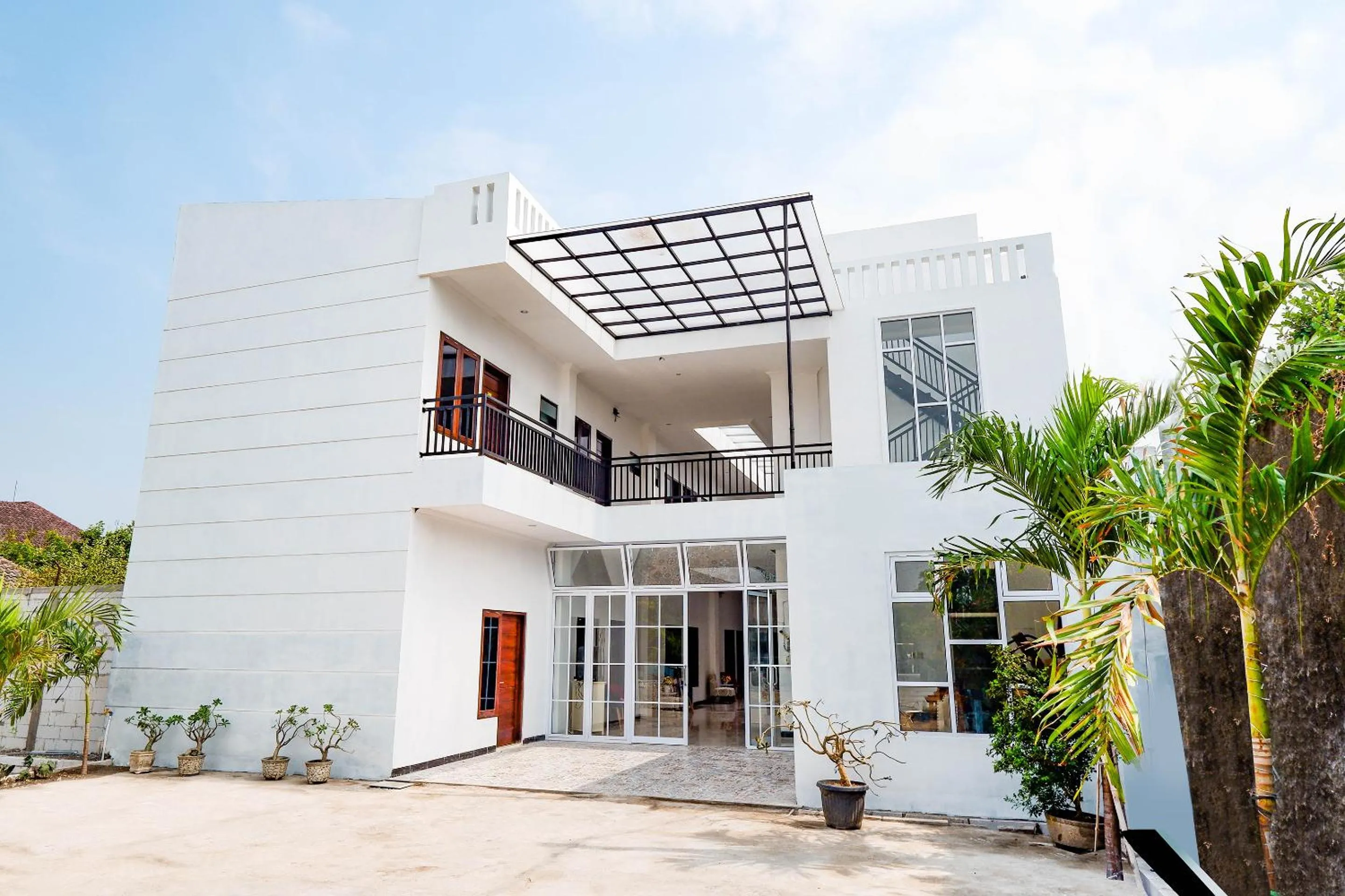 Facade/entrance, Property Building in Four D'home