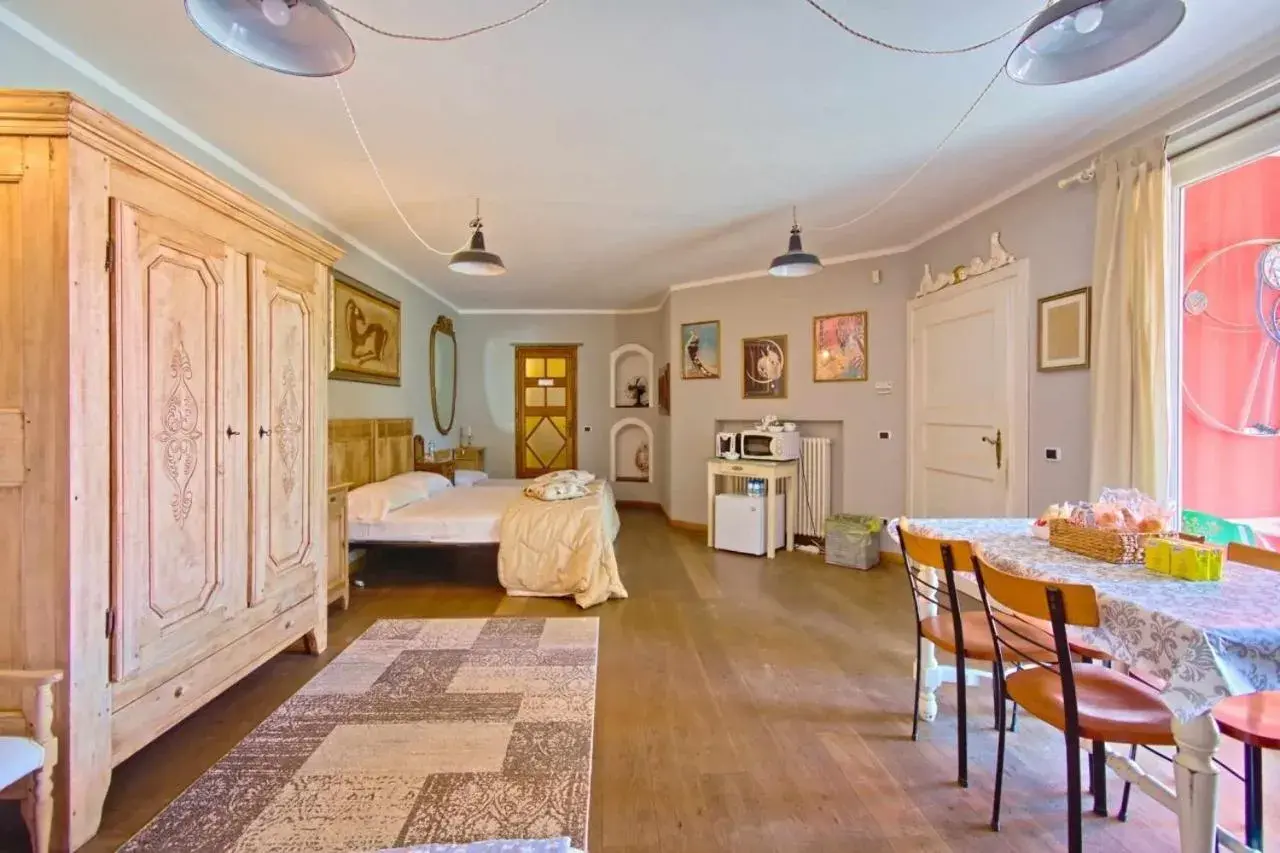 Family Room with Private Bathroom - single occupancy in B&B Villa Botto Family Room with Private Bathroom - single occupancy in B&B Villa Botto