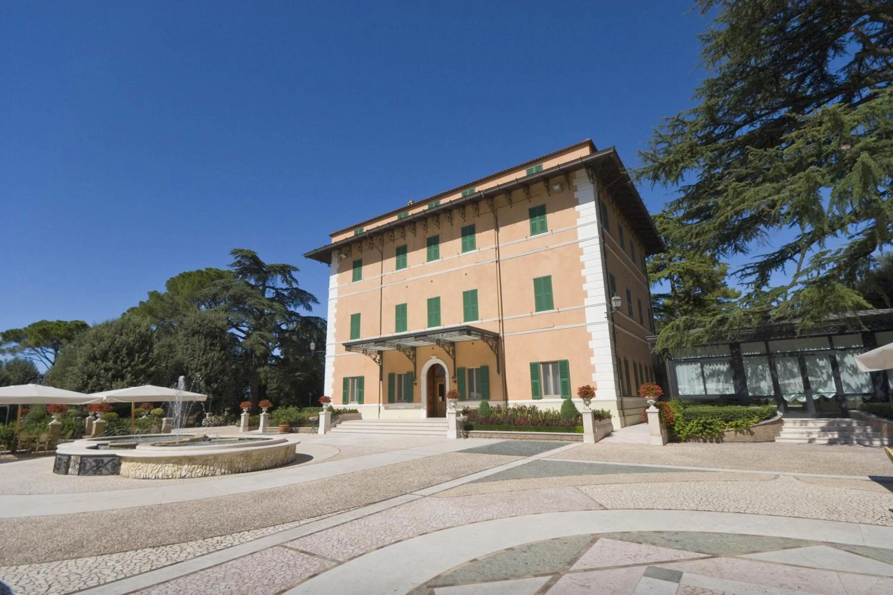 Facade/entrance in Hotel Villa Verdefiore