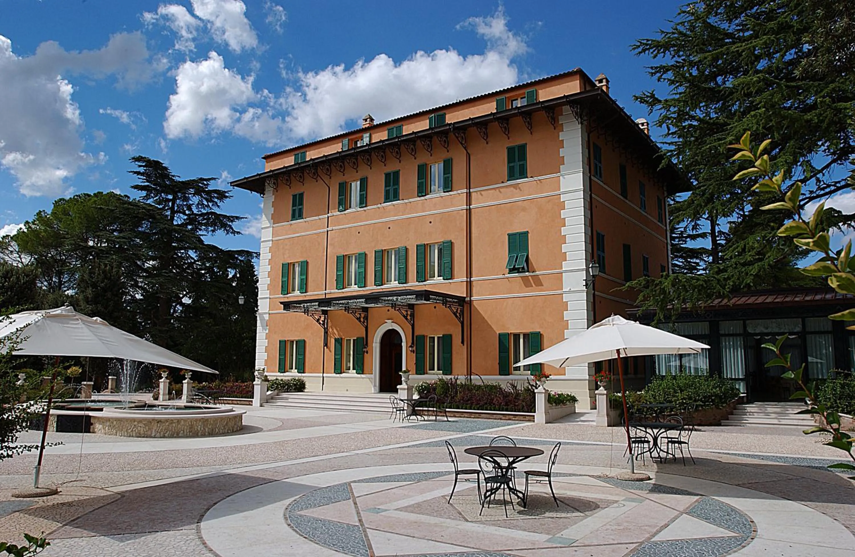 Facade/entrance in Hotel Villa Verdefiore