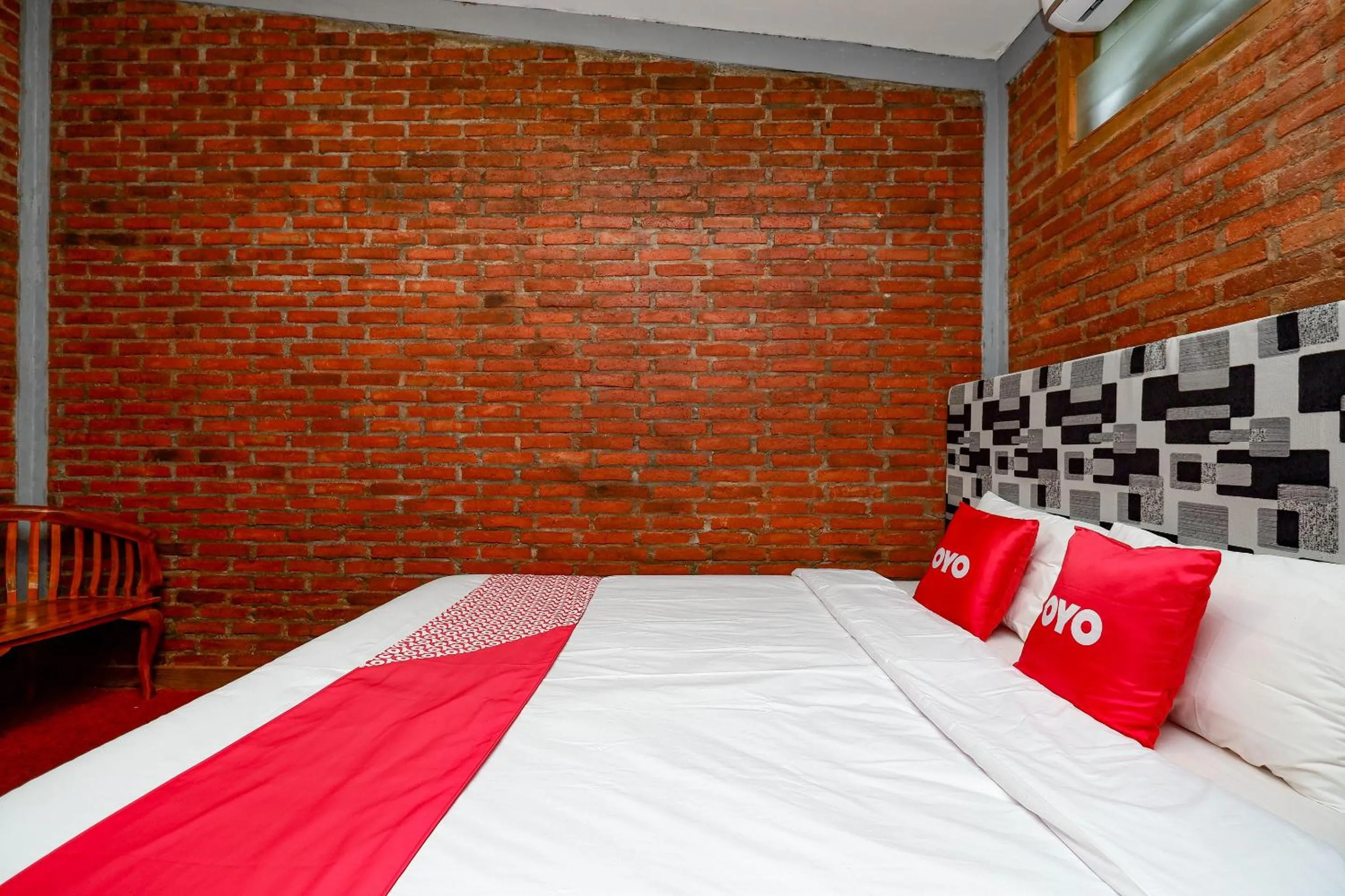 Bedroom in SUPER OYO Capital O 1808 New Bandungan Indah