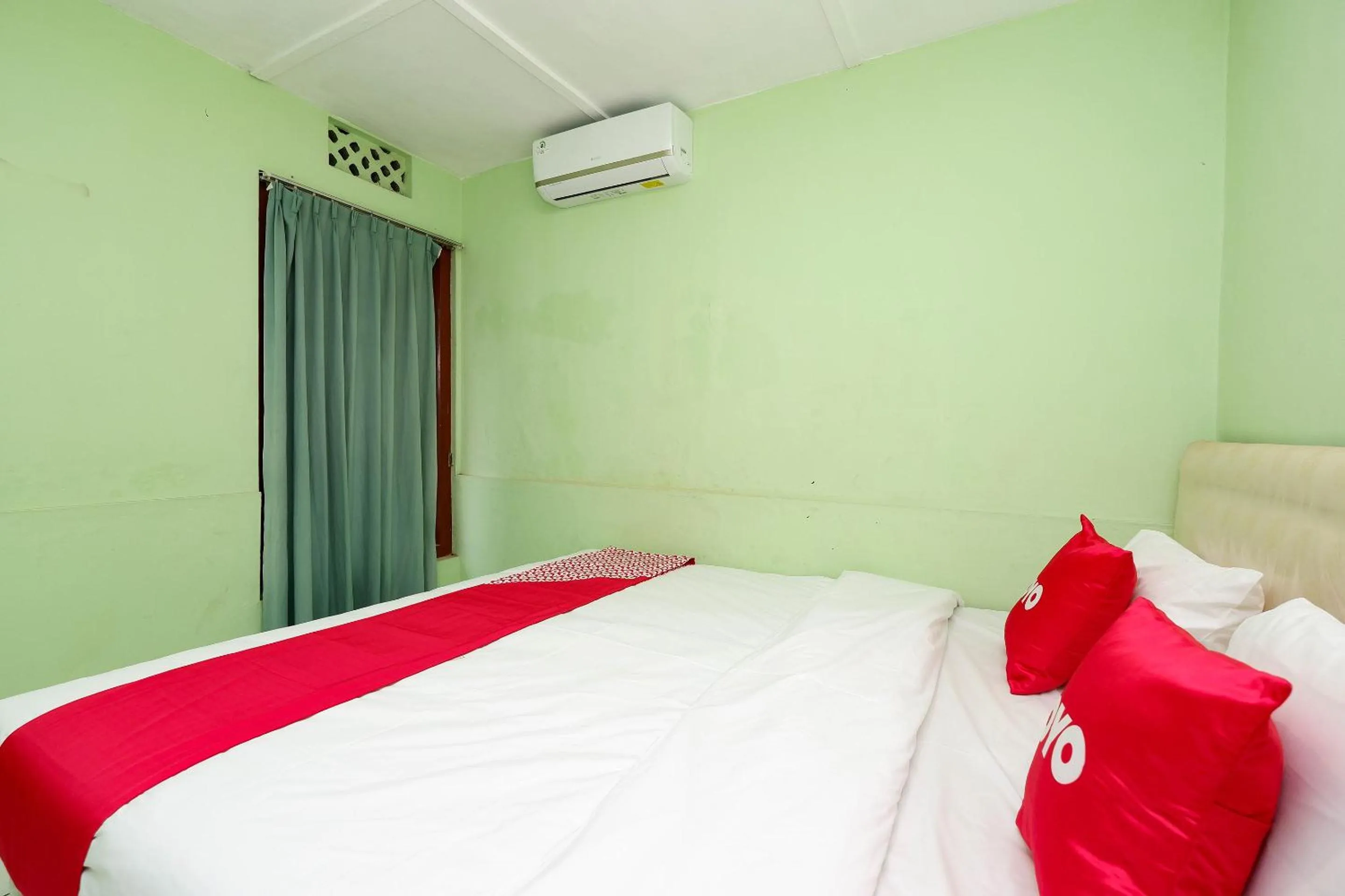 Bedroom in SUPER OYO Capital O 1808 New Bandungan Indah