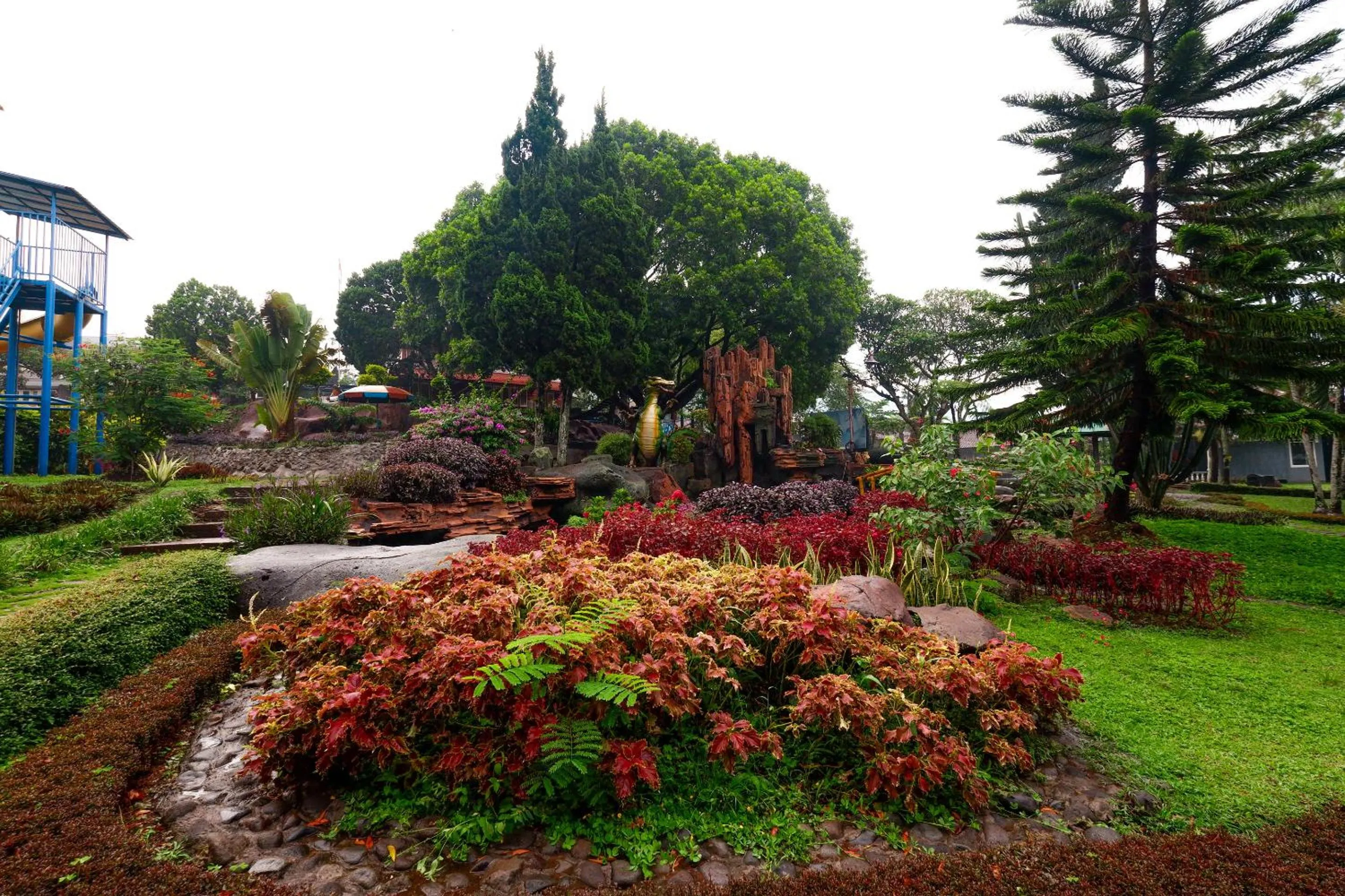Garden in SUPER OYO Capital O 1808 New Bandungan Indah