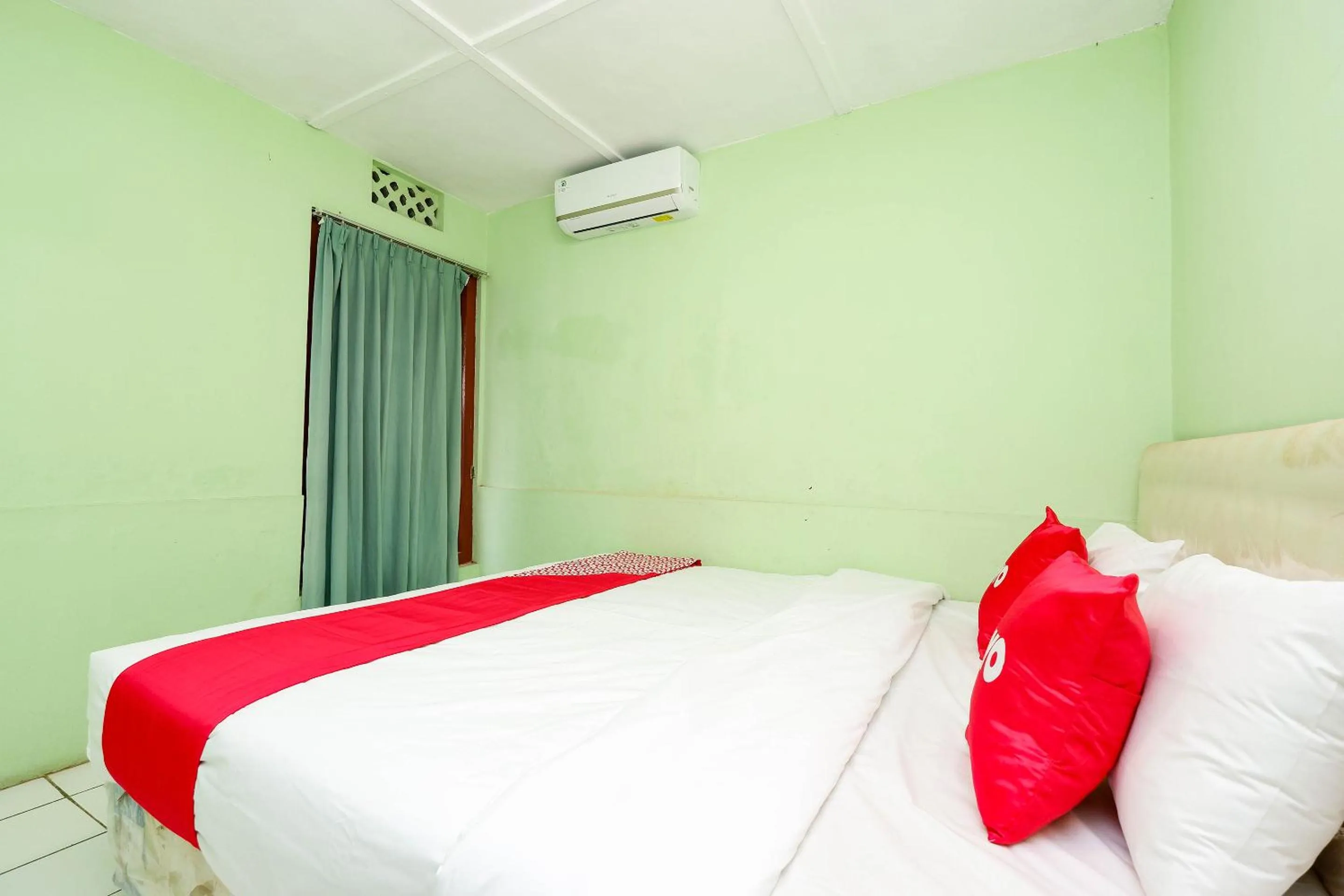 Bedroom in SUPER OYO Capital O 1808 New Bandungan Indah